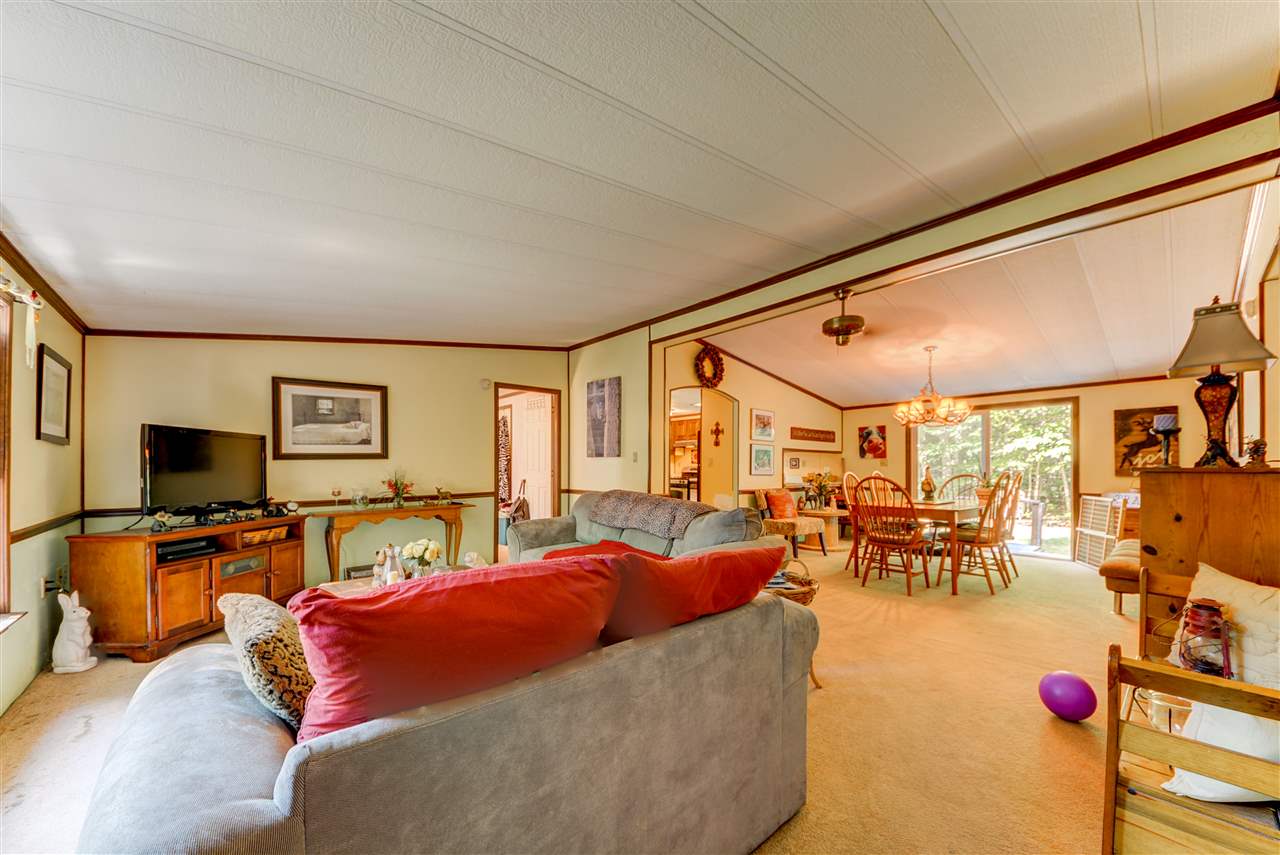 Sold 374 Lamplighter Drive, Conway, NH 03818 3 Beds / 2 Full Baths