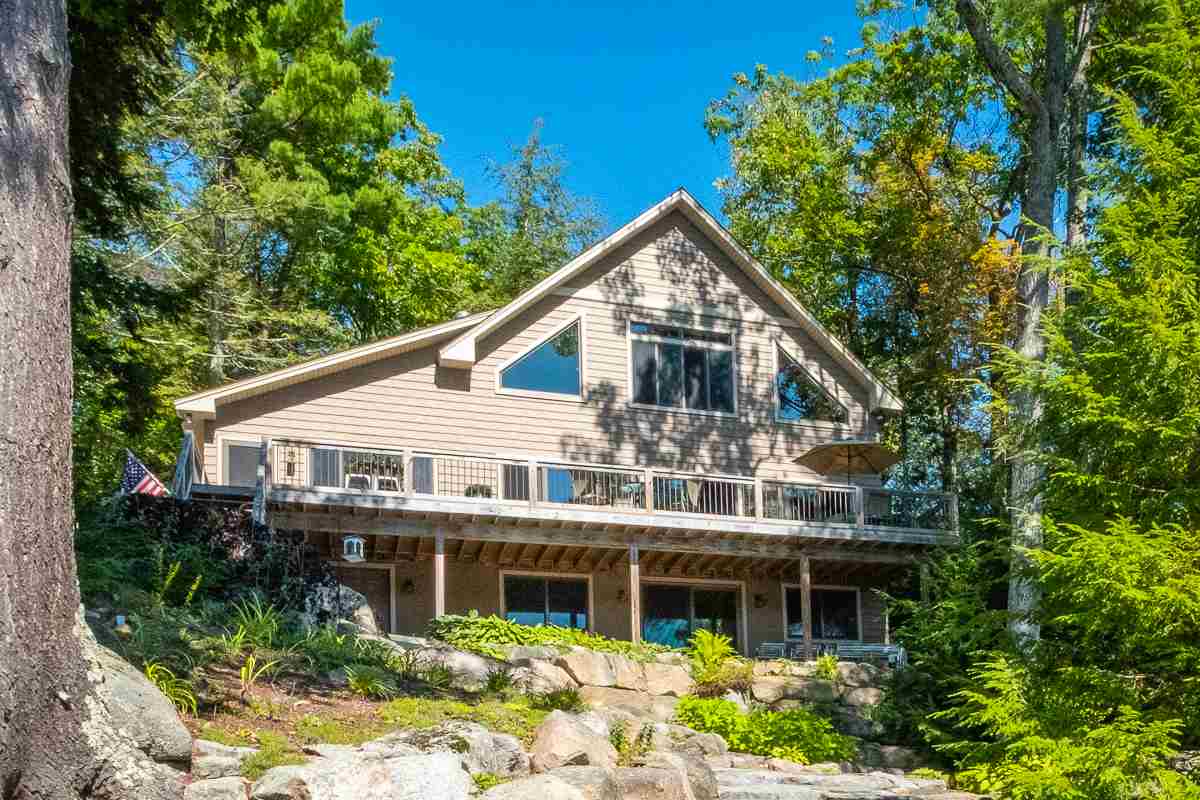Lake Merrymeeting Lake waterfront home for sale in New Durham