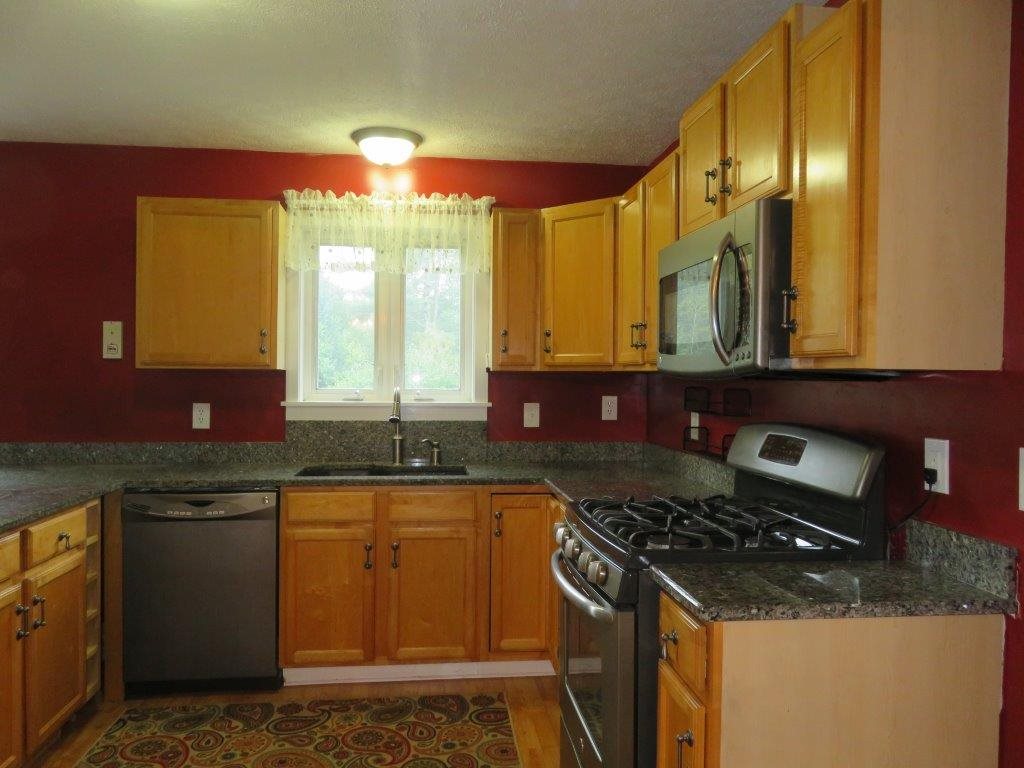 Applianced Kitchen 12731250