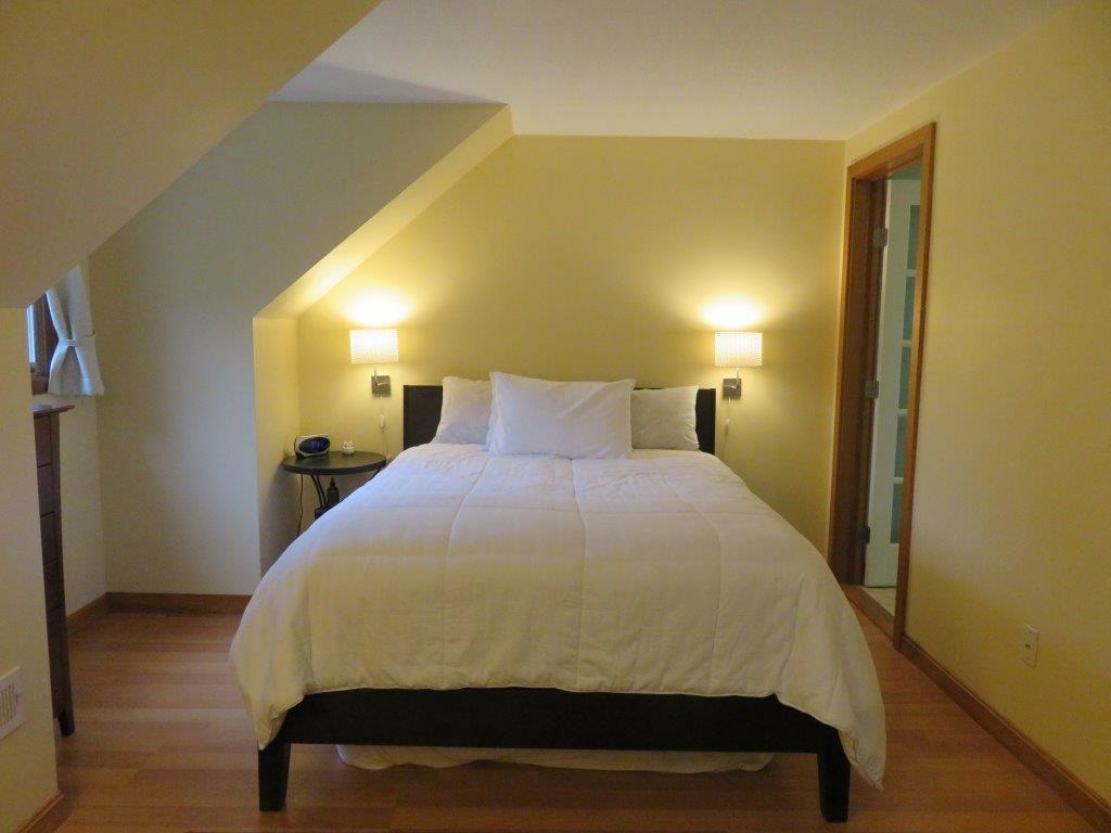 Master Bedroom 12868614