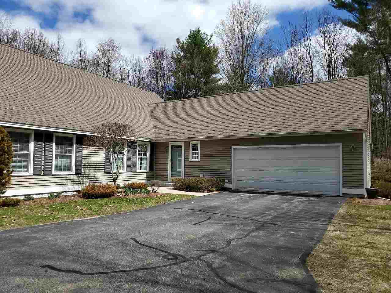 Photo of 2 Risloves Way Fremont NH 03044