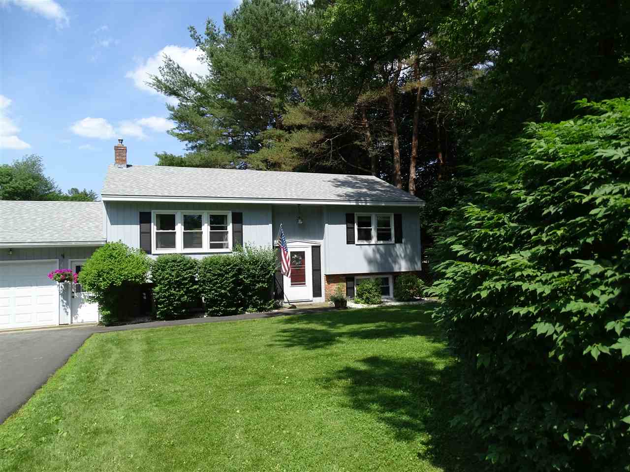 Hartford VT Home for sale $235,000