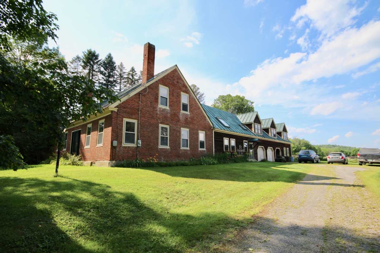 Springfield VT Home or Farm Acres: 79.8 Beds: 5