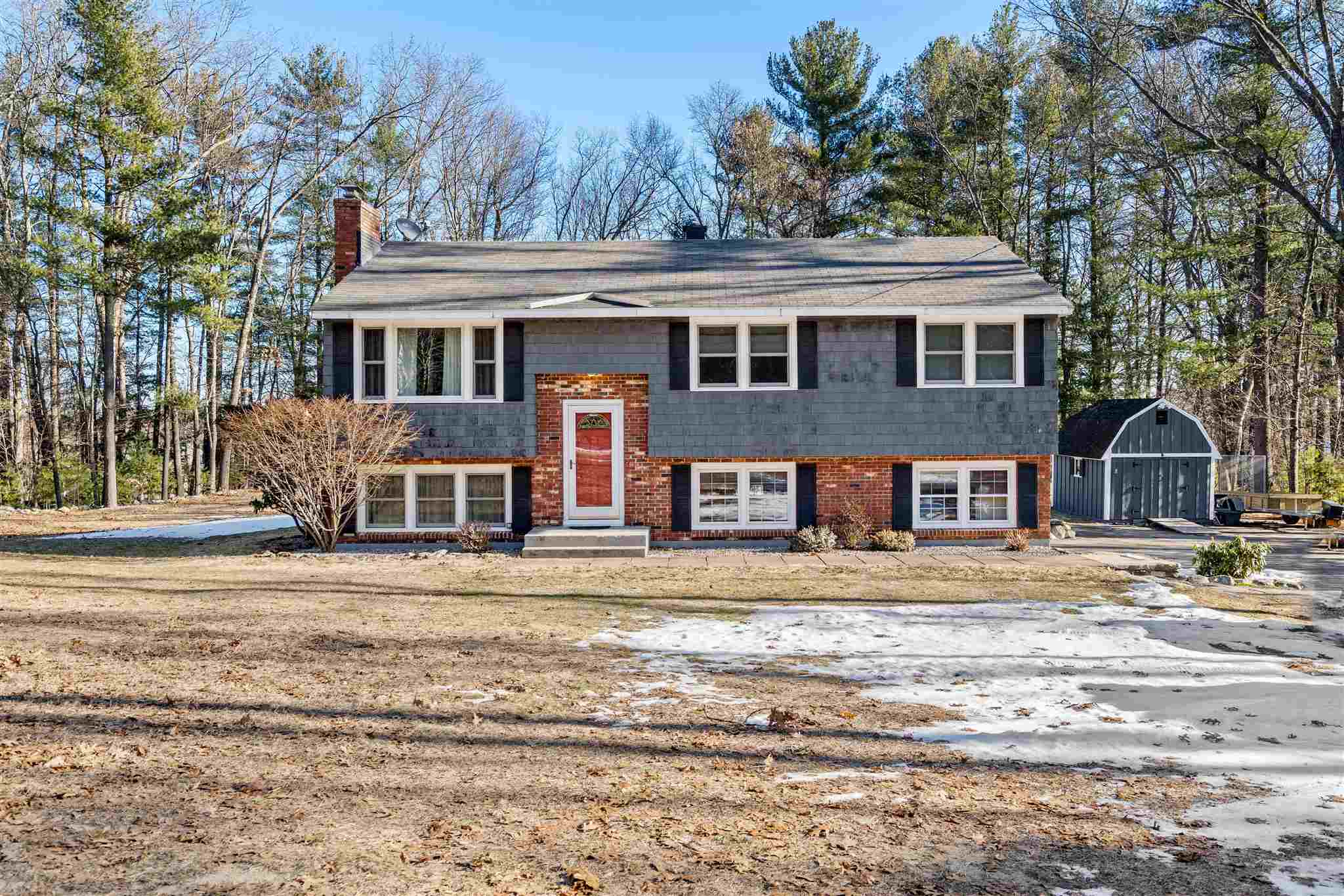 7 Currier Drive Londonderry, NH Photo