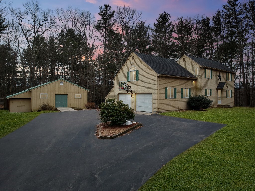 Kingston Nh Real Estate For Sale Homes Condos Land And