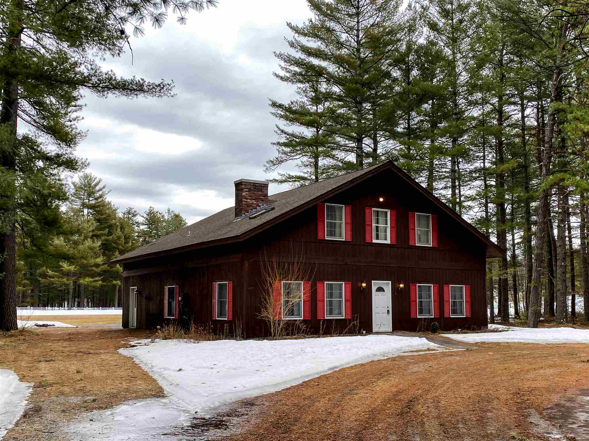 Sold 5 Old Mill Road, Ossipee, NH 03890 2 Beds / 1 Full Bath / 1 3/4
