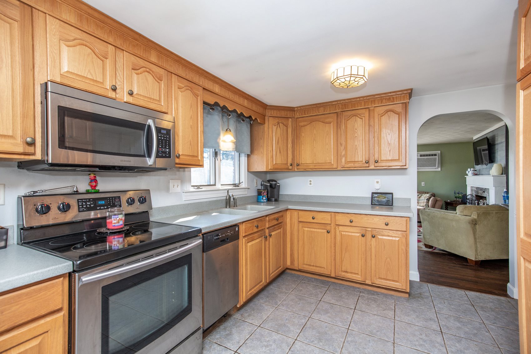 21 Dennis Drive, Salem, NH 03079 - Tieger Realty