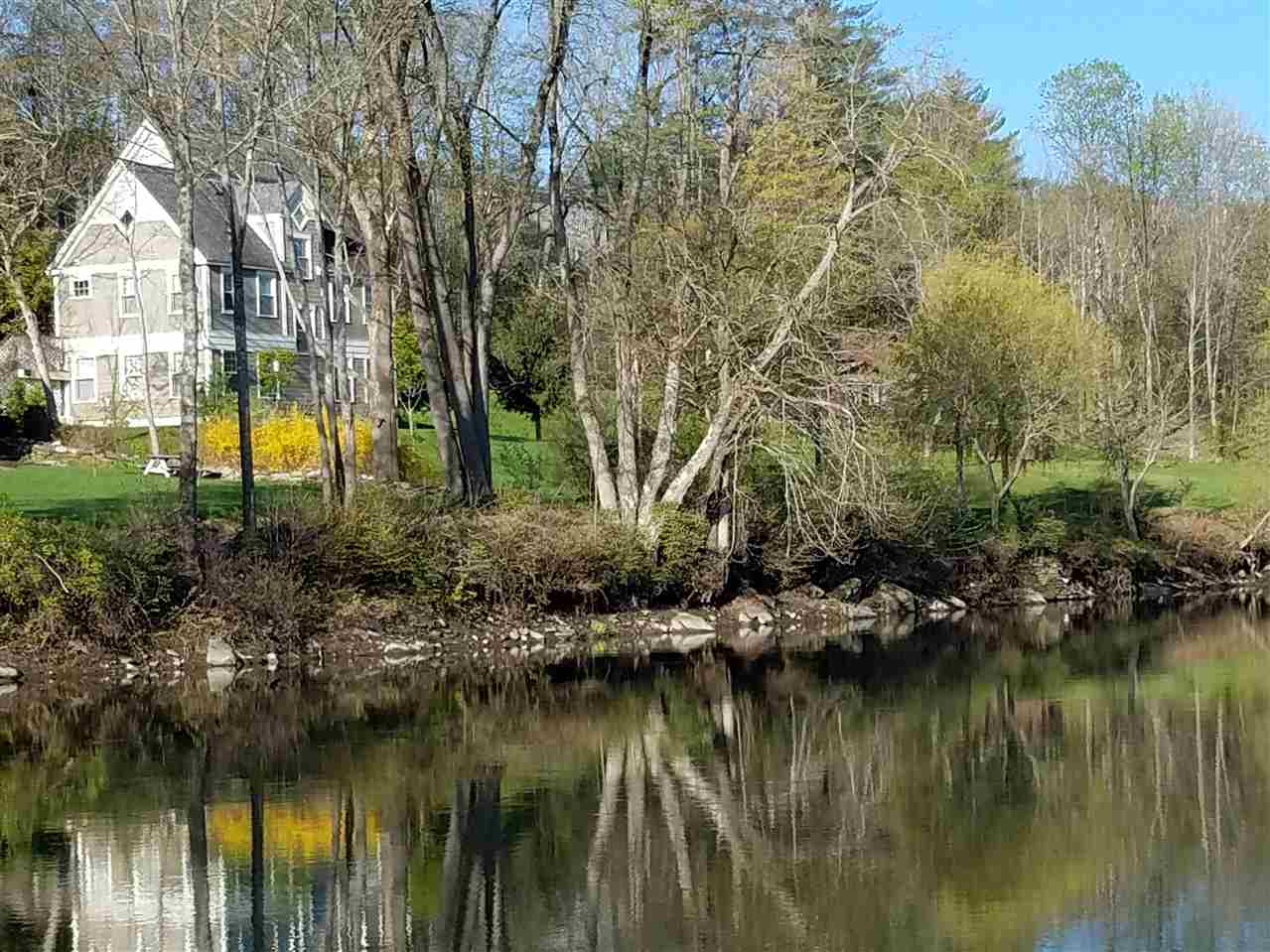 Quechee VT Home for sale $497,000