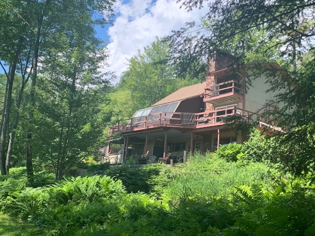 Quechee VT Home for sale $350,000