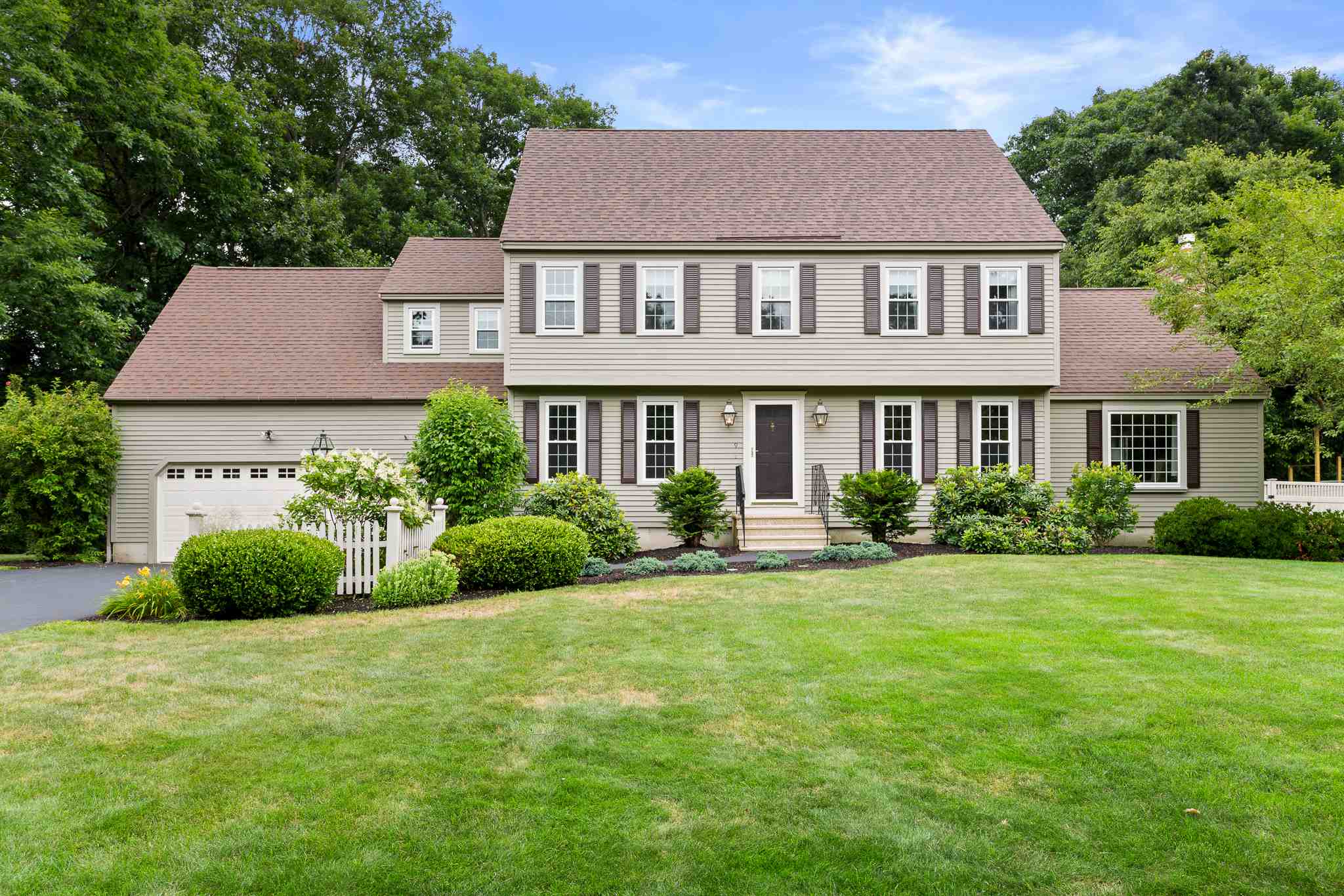 9 Village Brook Lane Derry Nh New Hampshire 03038 Derry Real Estate Derry Home For Sale
