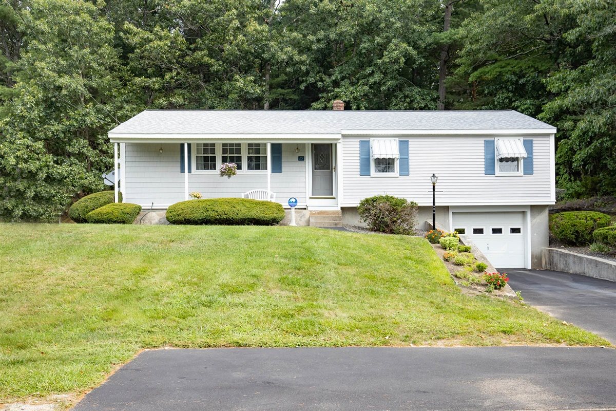 Newton Nh Real Estate For Sale Homes Condos Land And Commercial Property For Sale In Newton Nh From Bean Group