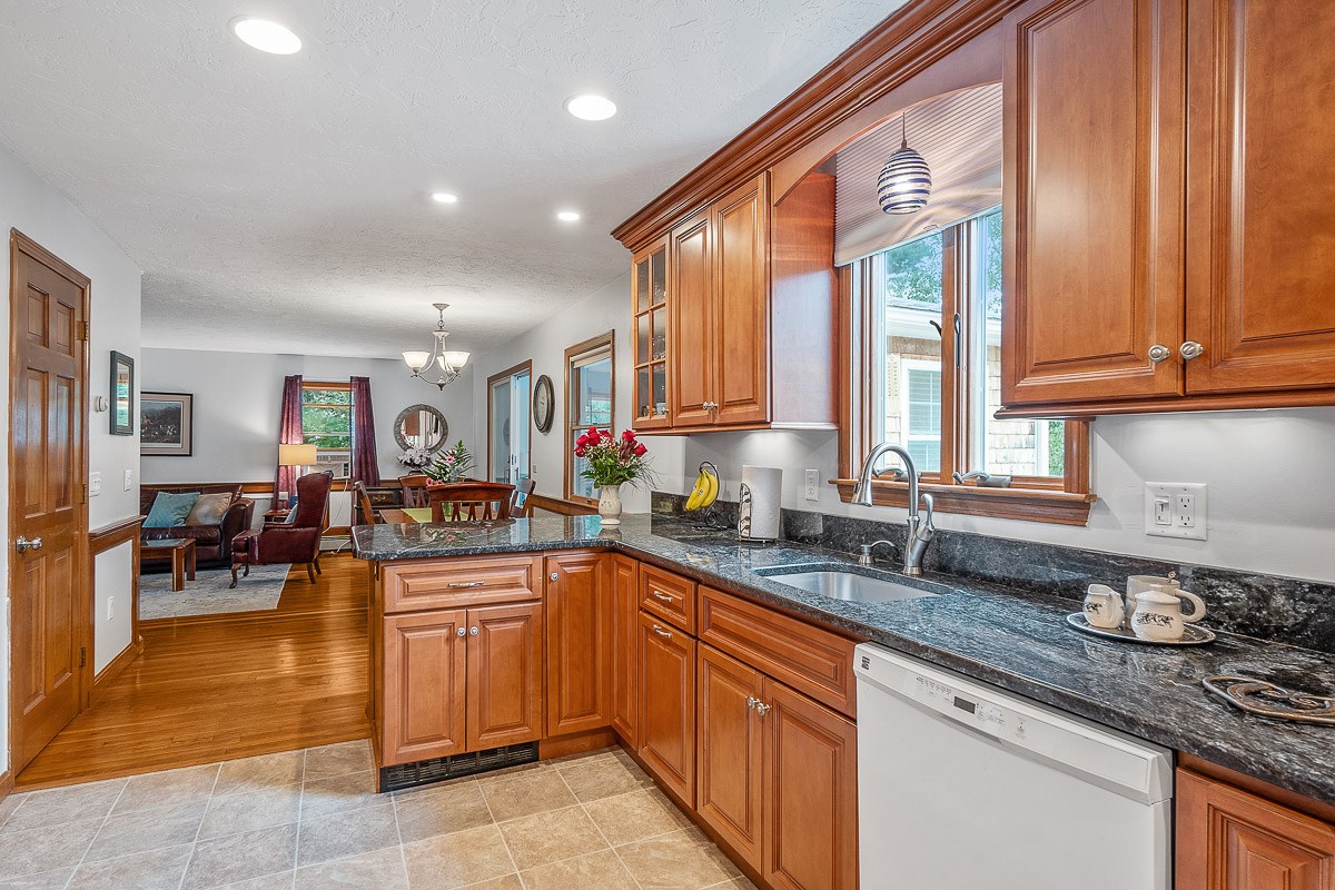 Sold 309 Old Gage Hill Road, Pelham, NH 03076 3 Beds / 1 Full Bath