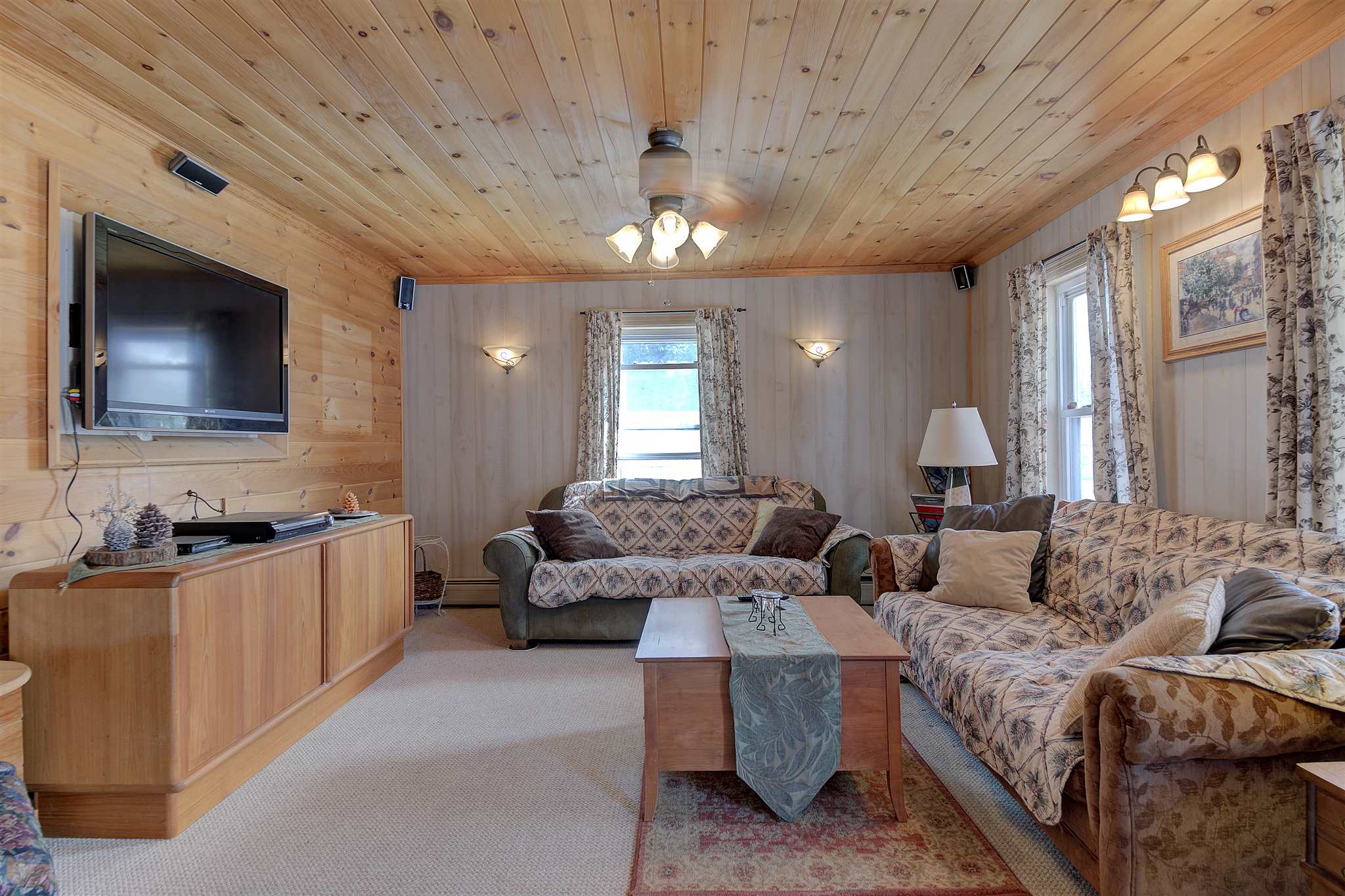 For Sale 260 West Main Street, Conway, NH 03818 4 Beds / 1 Full Bath