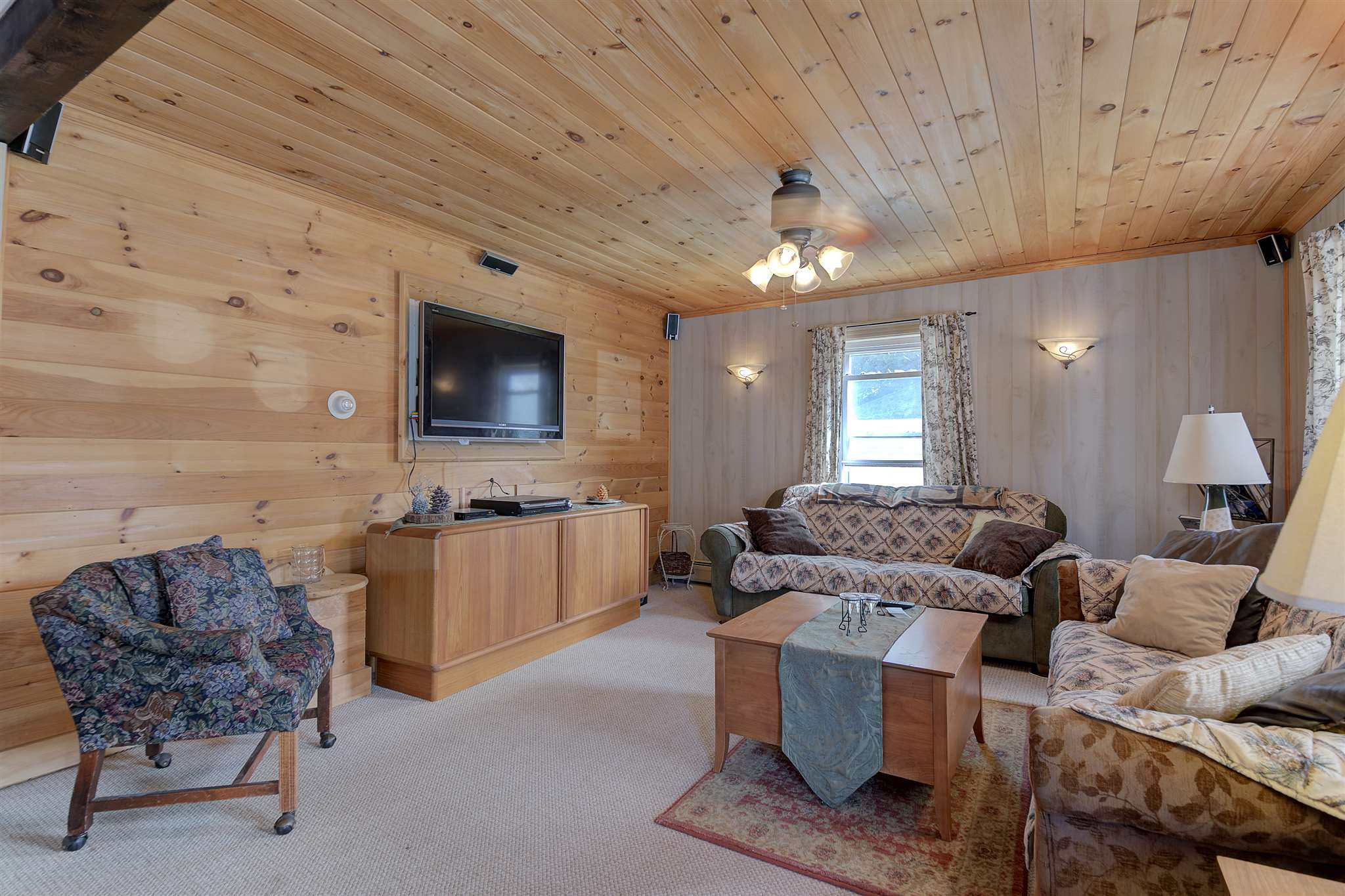 For Sale 260 West Main Street, Conway, NH 03818 4 Beds / 1 Full Bath