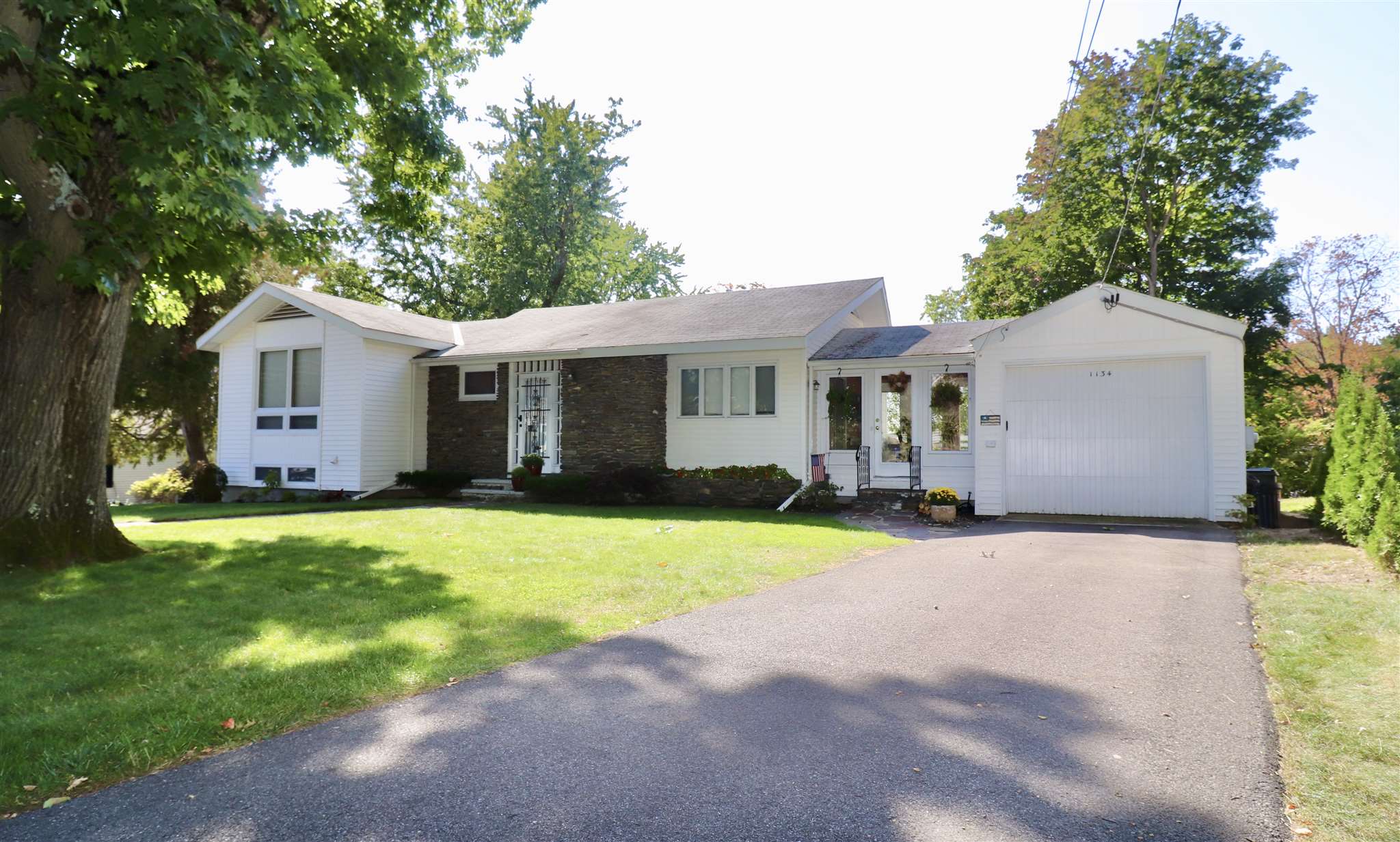 Manchester New Hampshire Homes For Sale With A Fireplace Page 2