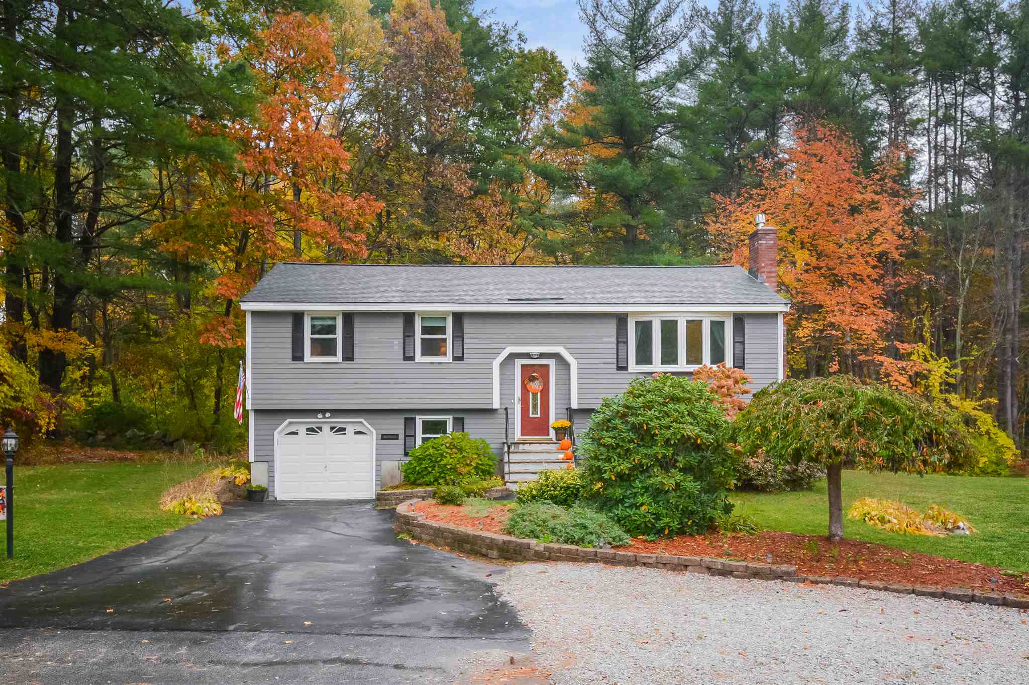 5 Pine Hollow Drive Londonderry, NH Photo