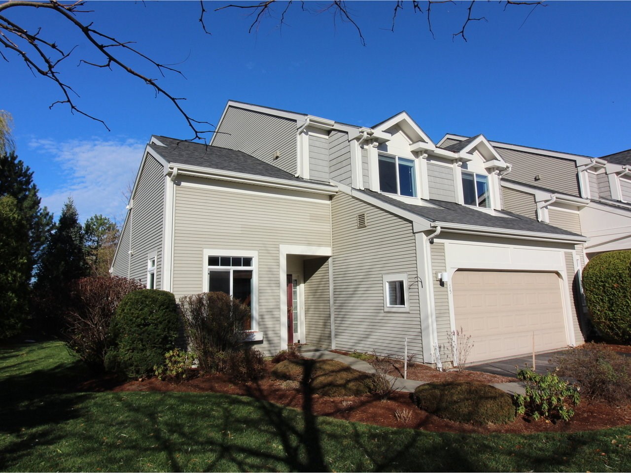 15 Hummingbird Lane, South Burlington, VT 05403 NEREN