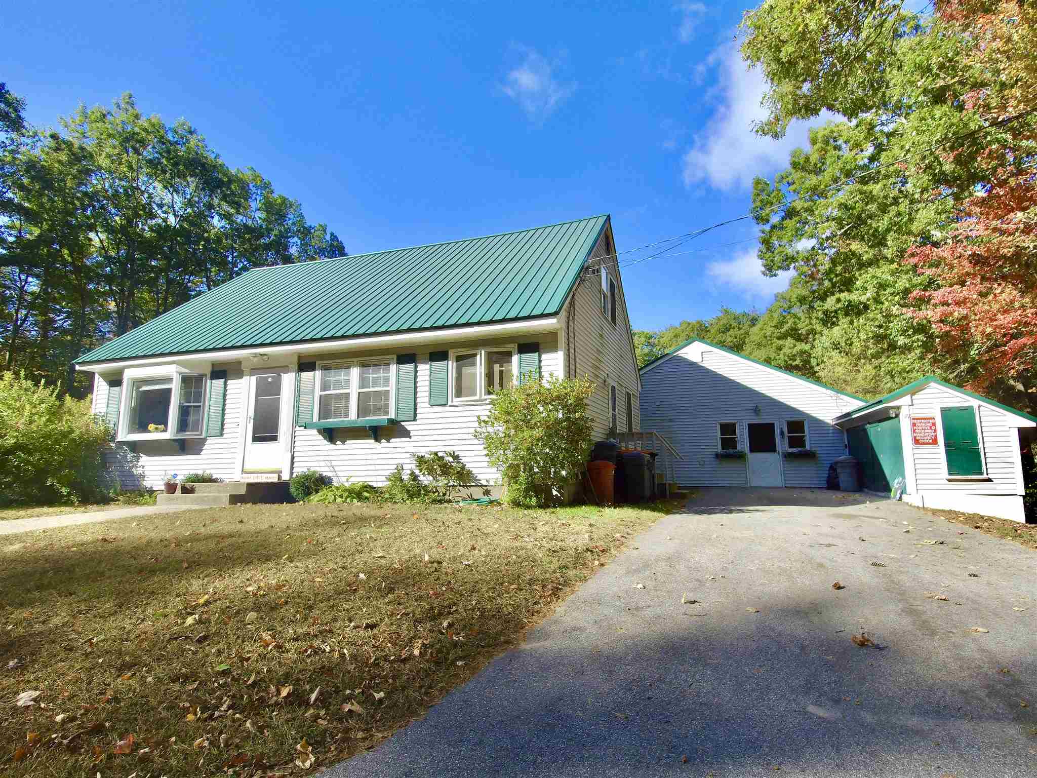 823 Candia Road Chester, NH Photo