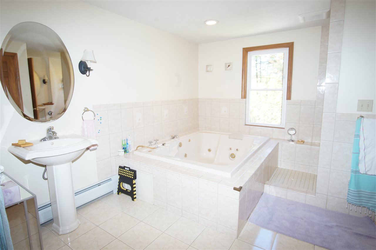 32 Holstein Avenue, Londonderry, NH 03053 Tieger Realty