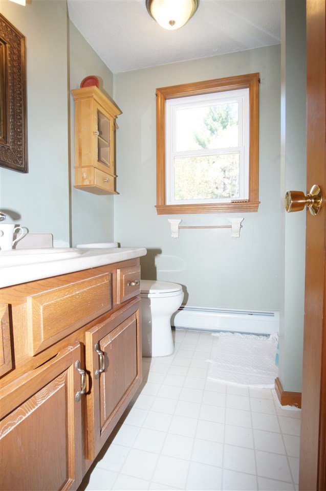 32 Holstein Avenue, Londonderry, NH 03053 Tieger Realty