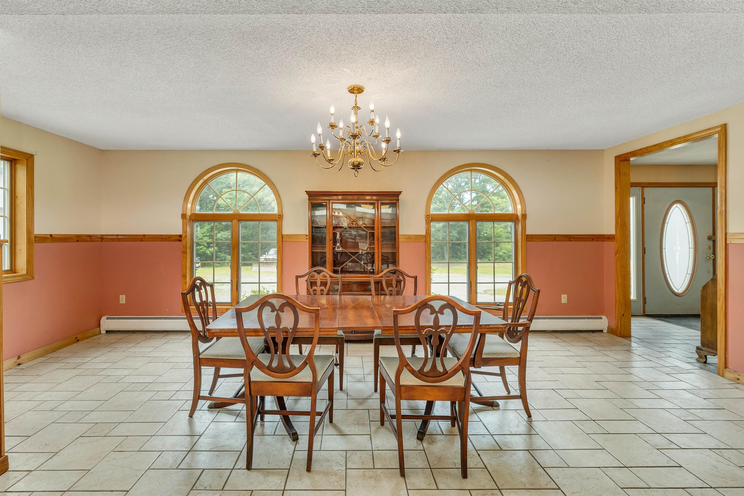 Also a large granite island for cooking up a feast or having breakfast or a snack. A large walk-in pantry is great for hiding extra cookware or food stuffs.