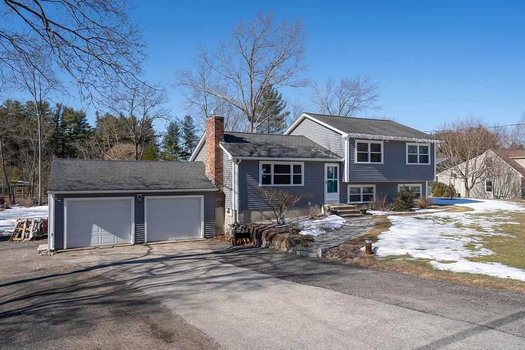 7 Melba Drive, Hudson, NH 03051