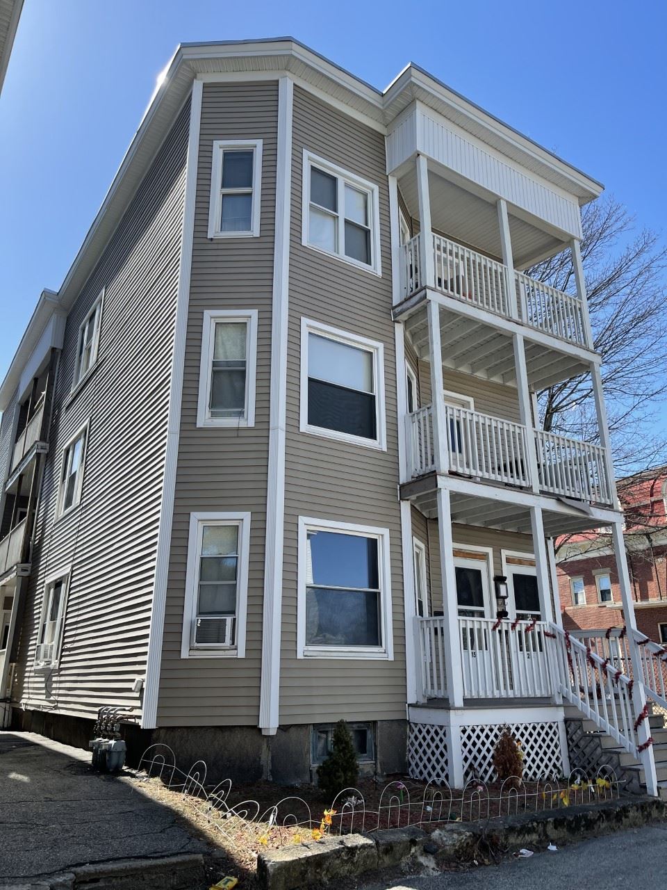 213-215 Spruce Street Manchester, NH Photo