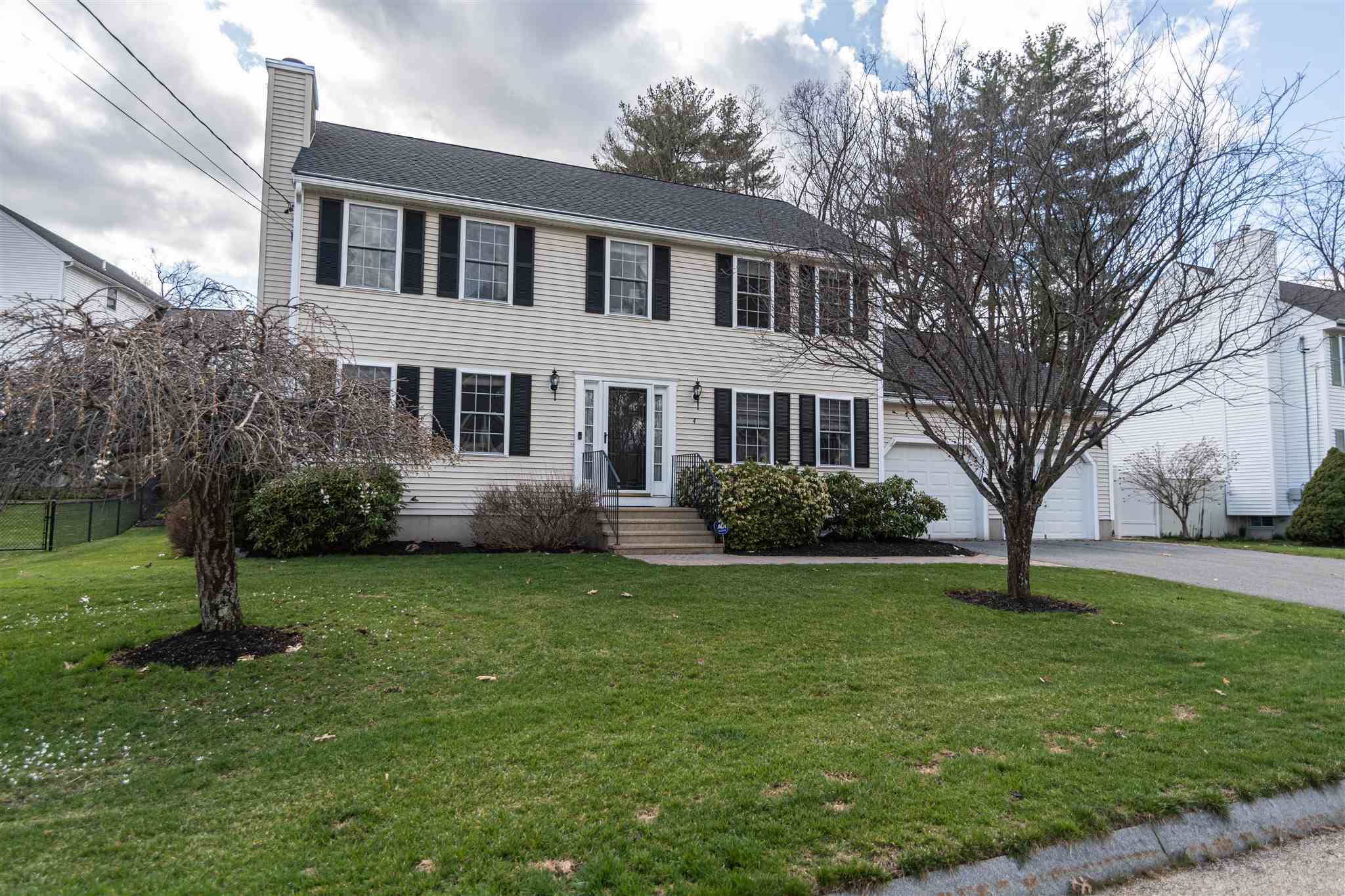 4 Whittemore Place Nashua, NH Photo