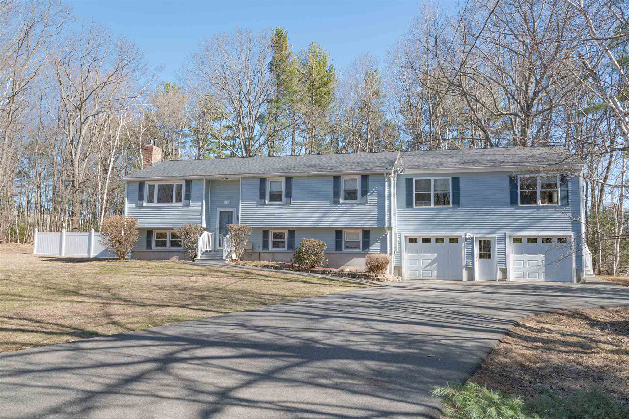 11 Lancaster Drive Londonderry, NH Photo