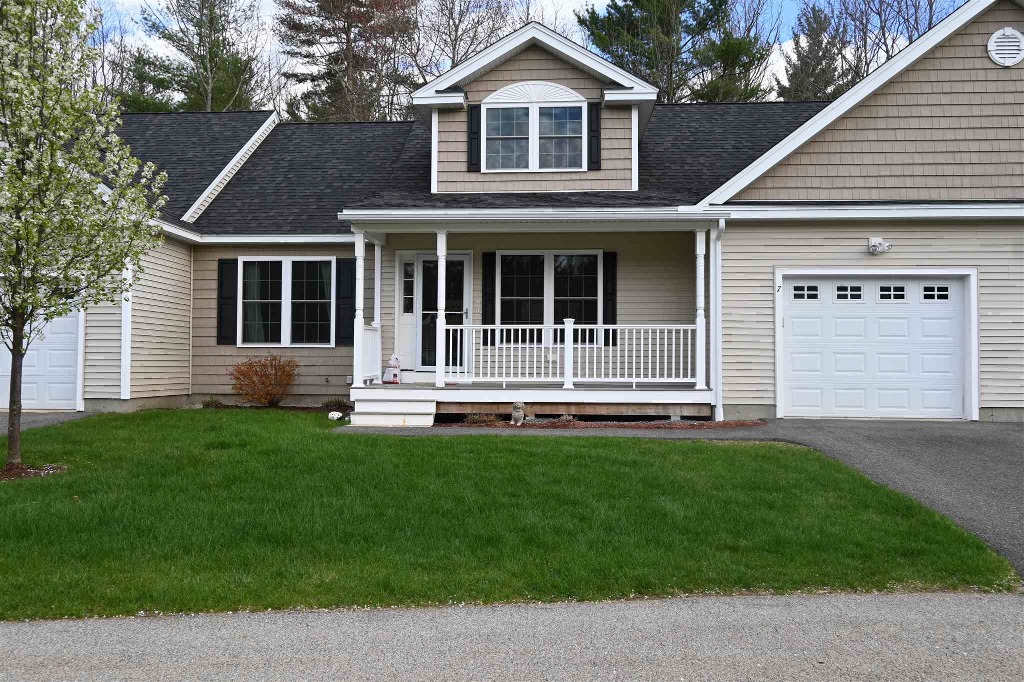 7 Candleridge Circle Litchfield, NH Photo