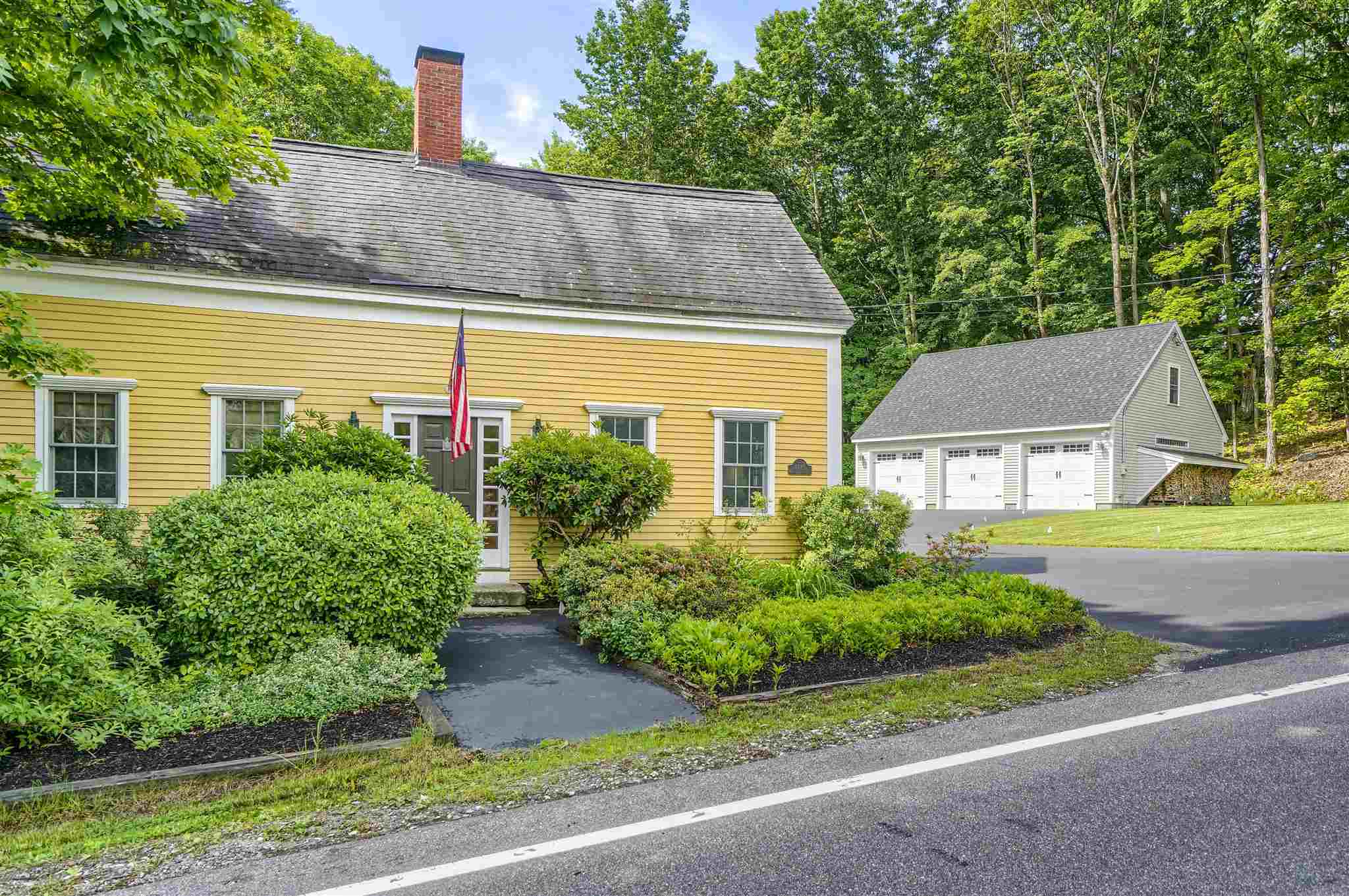 254 Sandown Road Chester, NH Photo