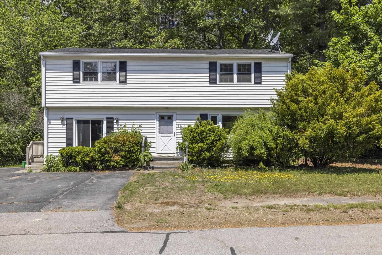 26 Suzanne Drive Portsmouth, NH Photo