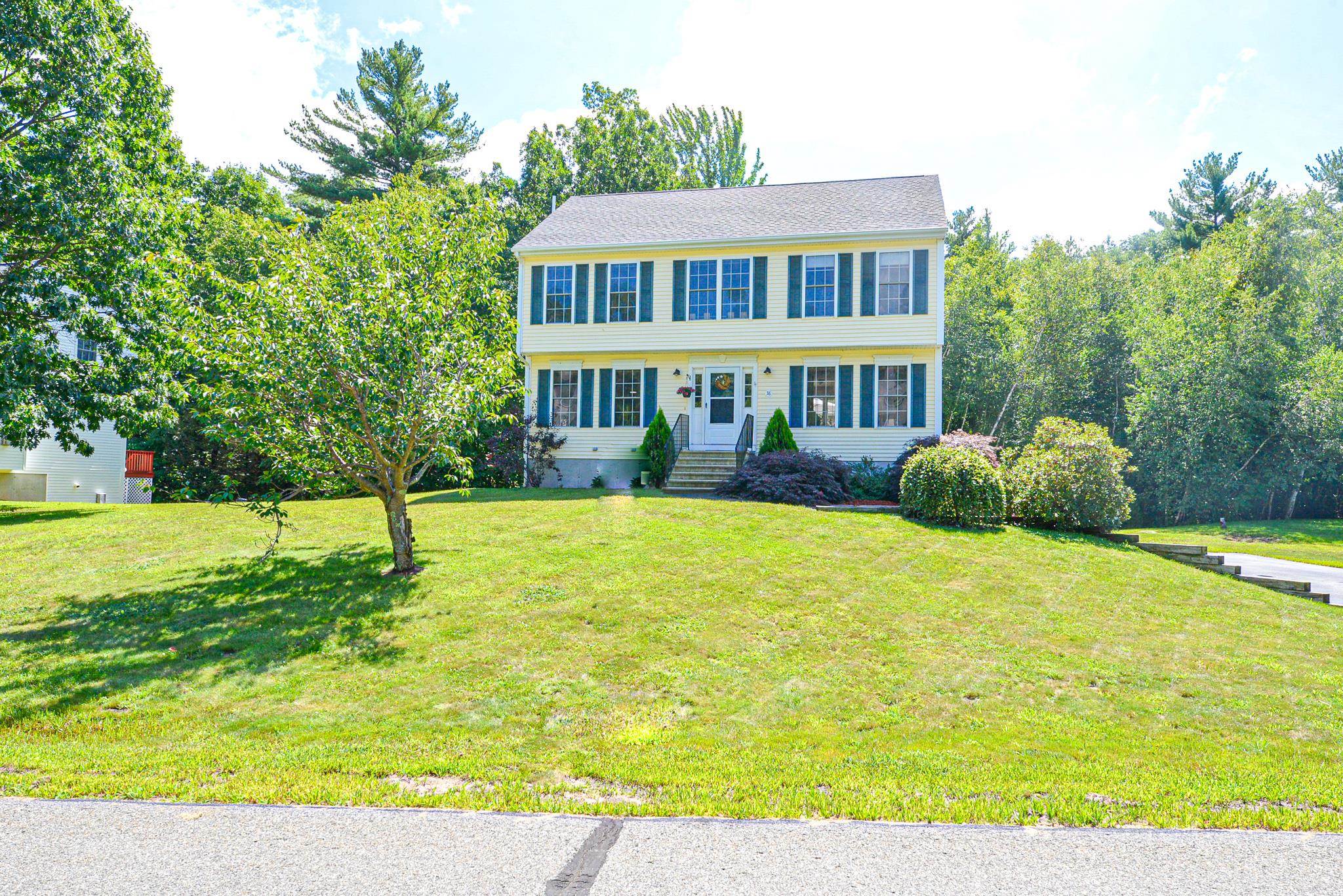 38 Drew Woods Drive Derry, NH Photo