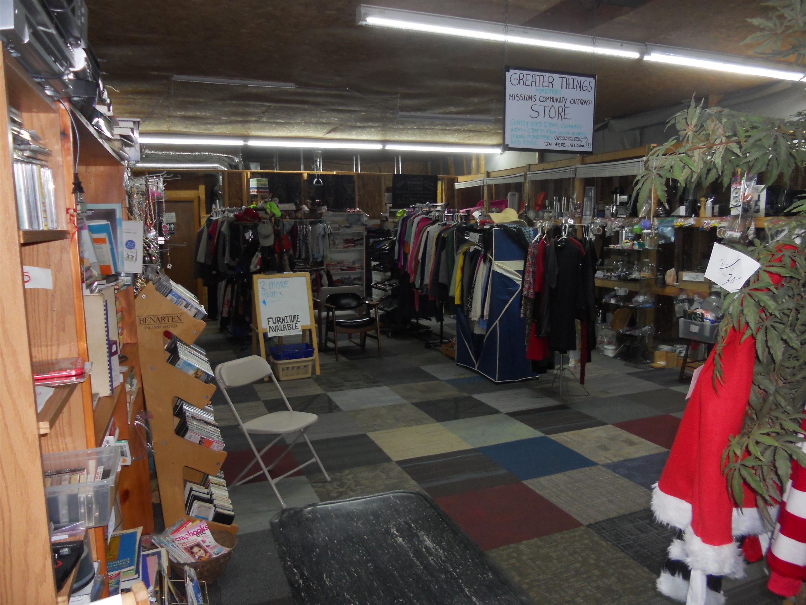 2000 Sq Ft Thrift Store Space