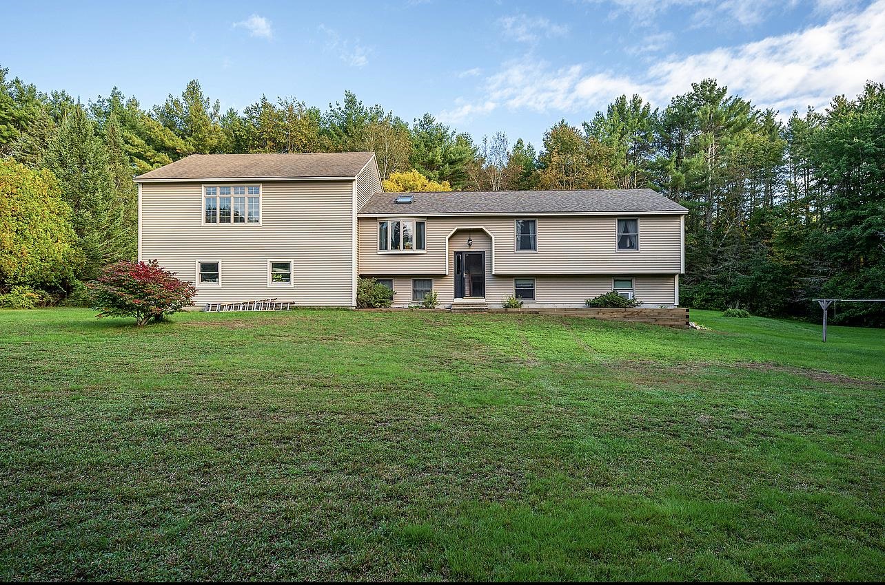 34 Province Road, Barrington, NH 03825