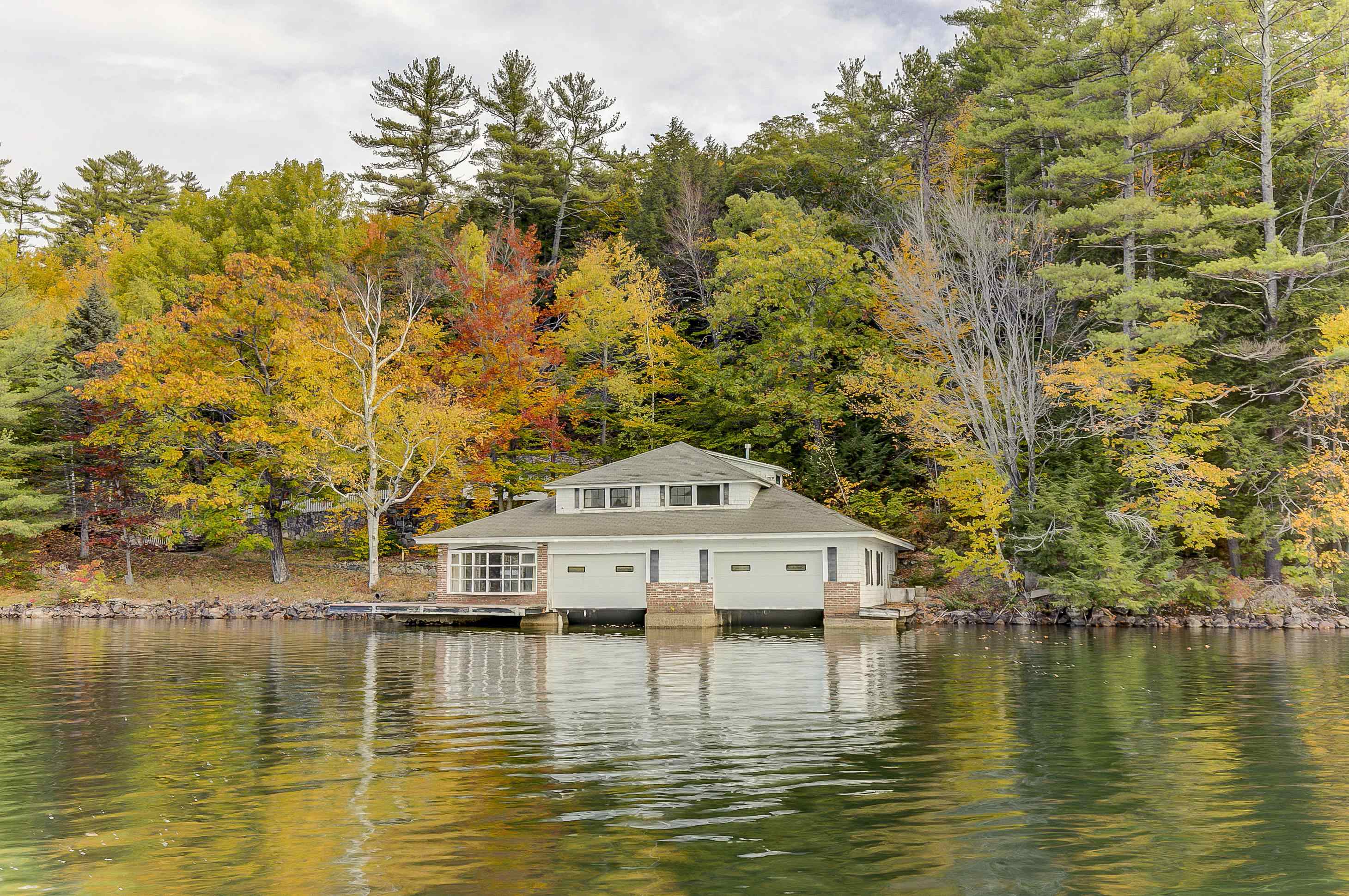 ALTON NH Lake House for sale $$2,695,000 | $2,500 per sq.ft.
