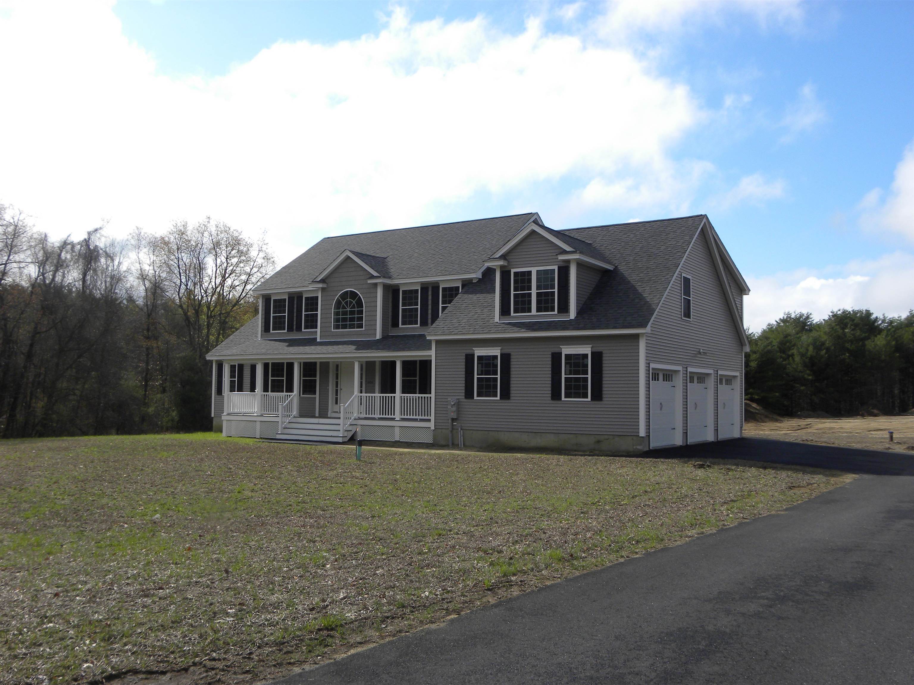 Photo of 606 Raymond Road Chester NH 03036
