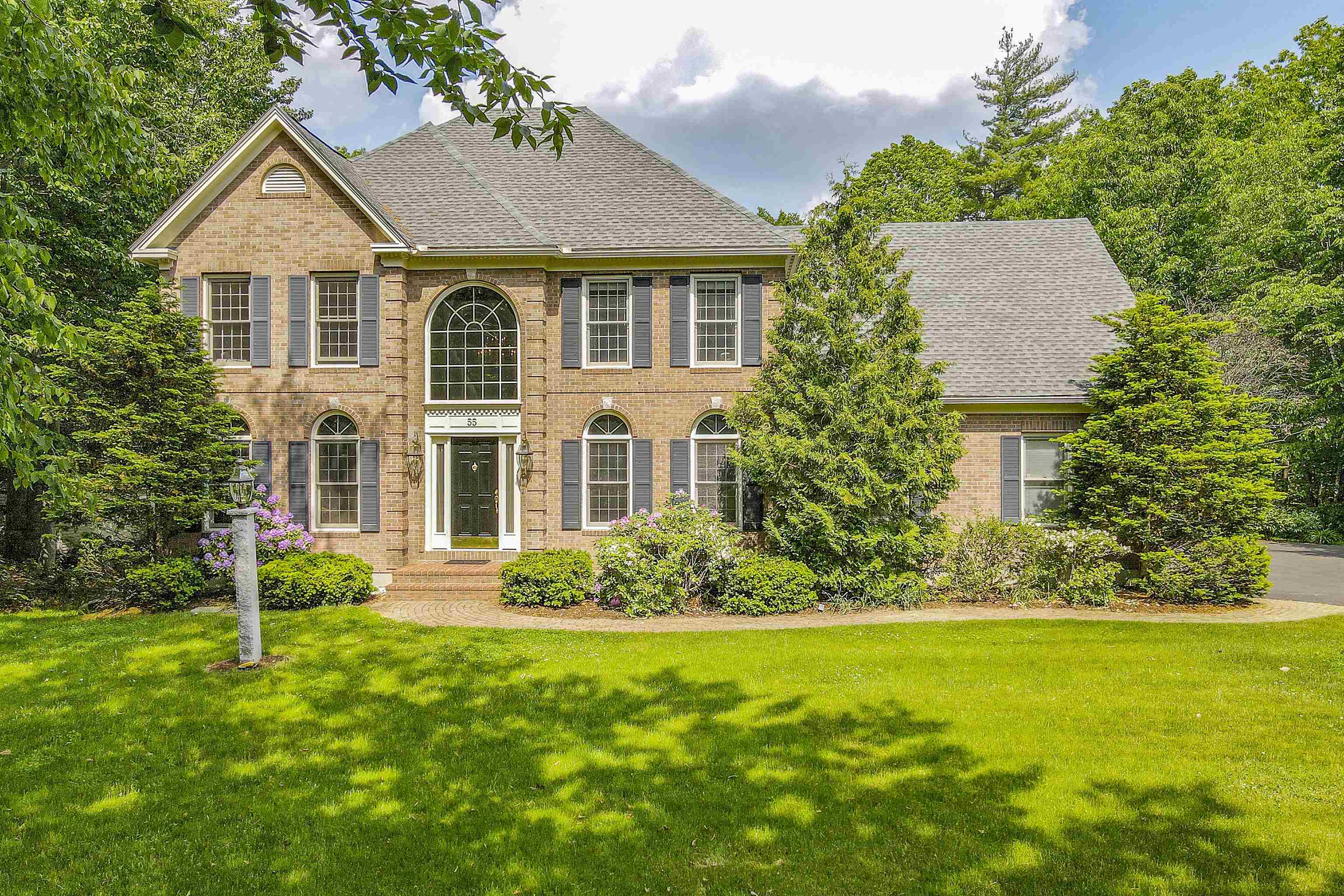 55 Hawk Drive, Bedford, NH 03110 NEREN