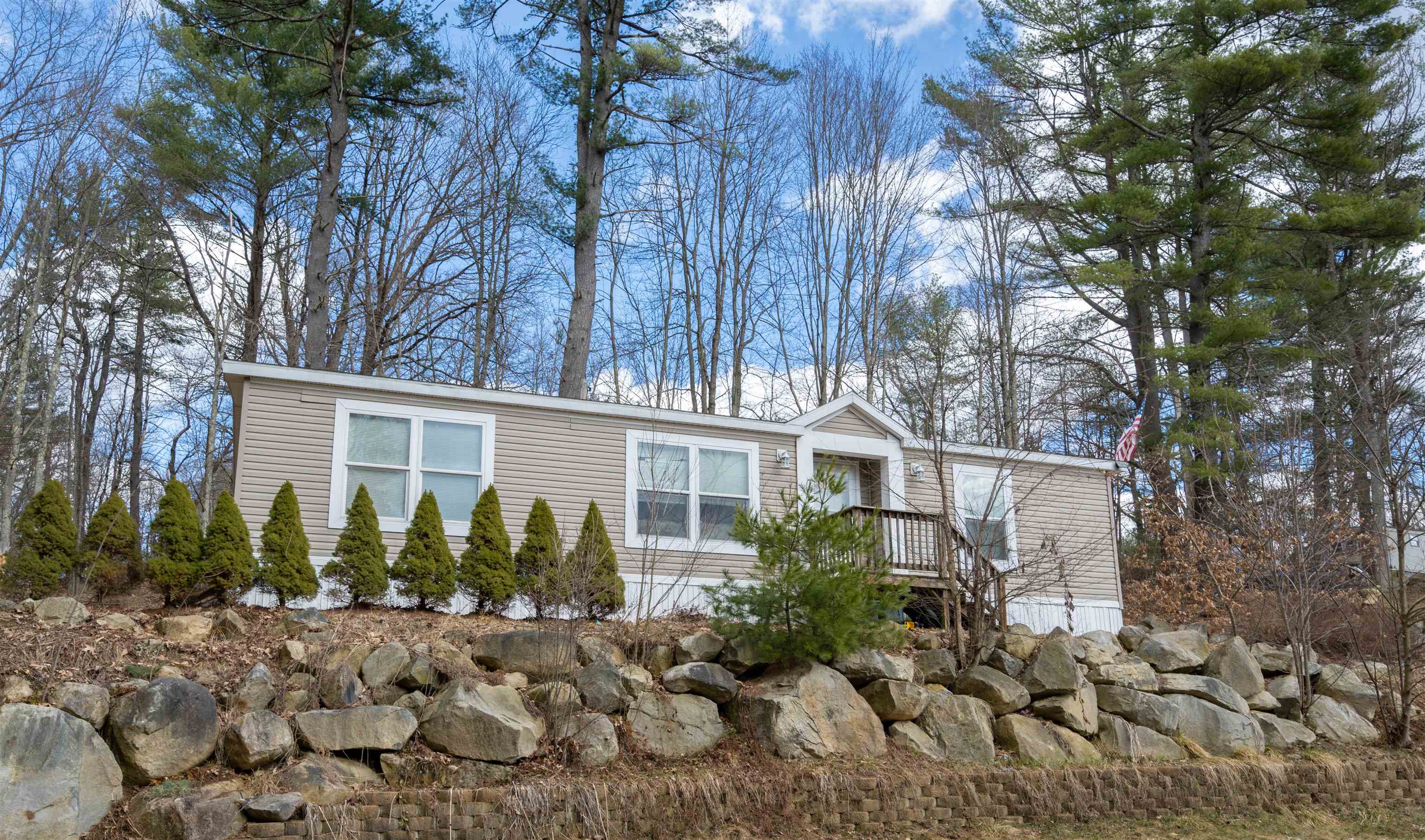 Photo of 27 Hillside Drive Allenstown NH 03275