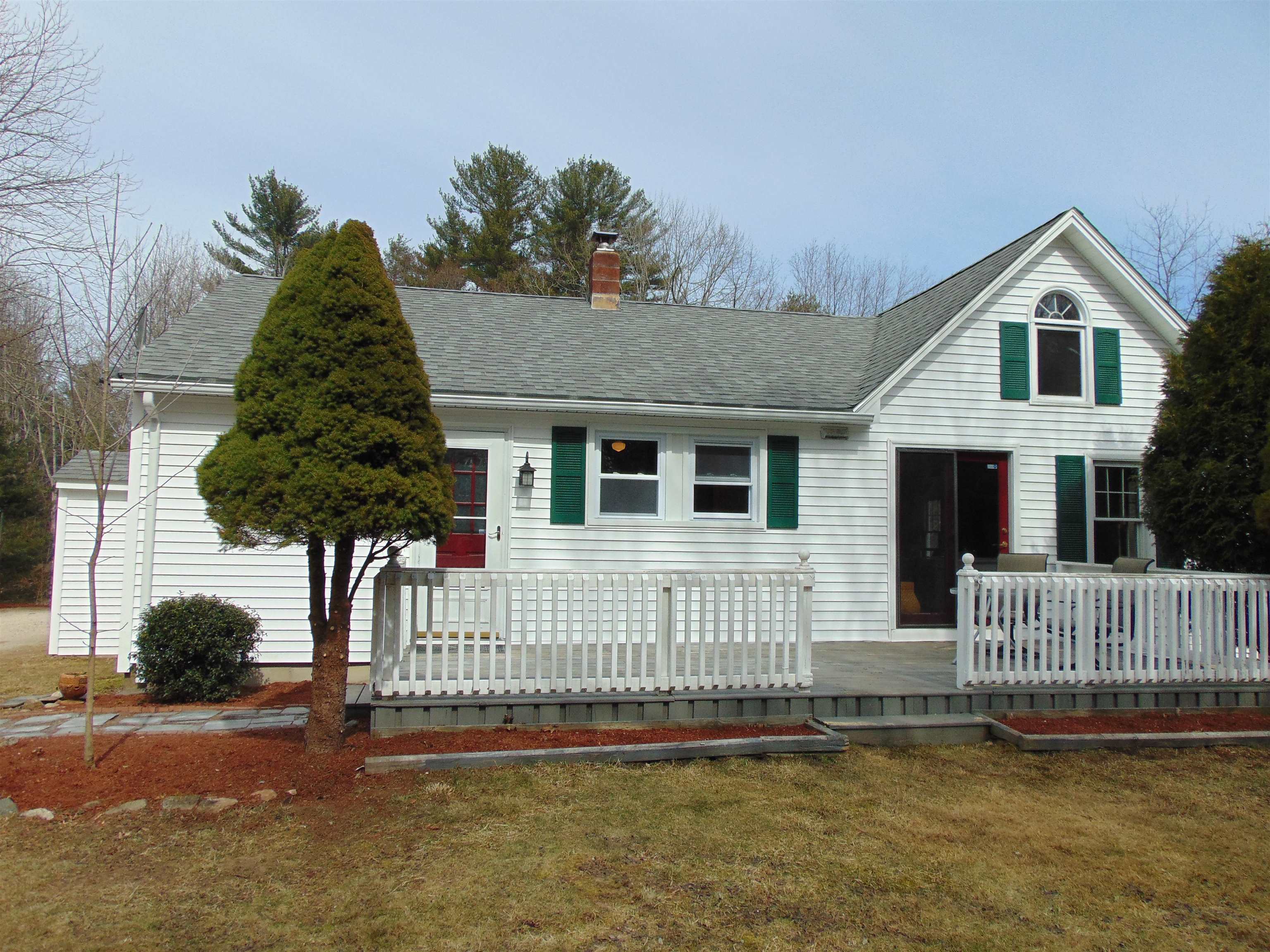 51 Kendall Pond Road Windham, NH Photo