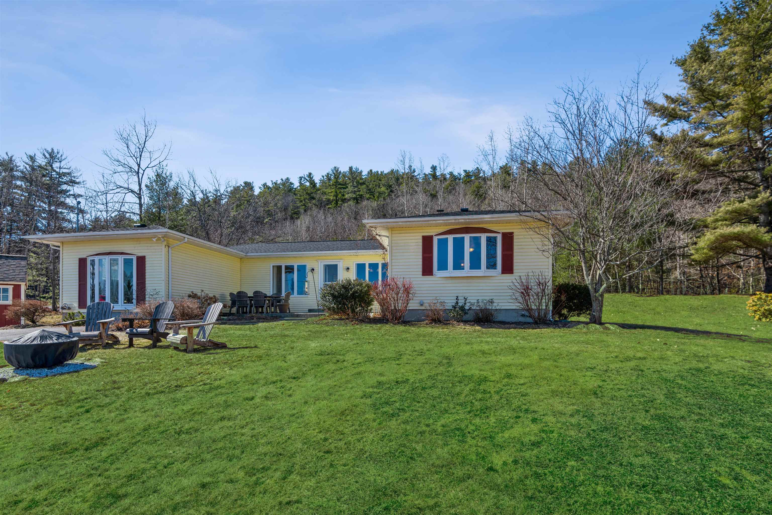 GILFORD NH Home for sale $$799,000 | $461 per sq.ft.