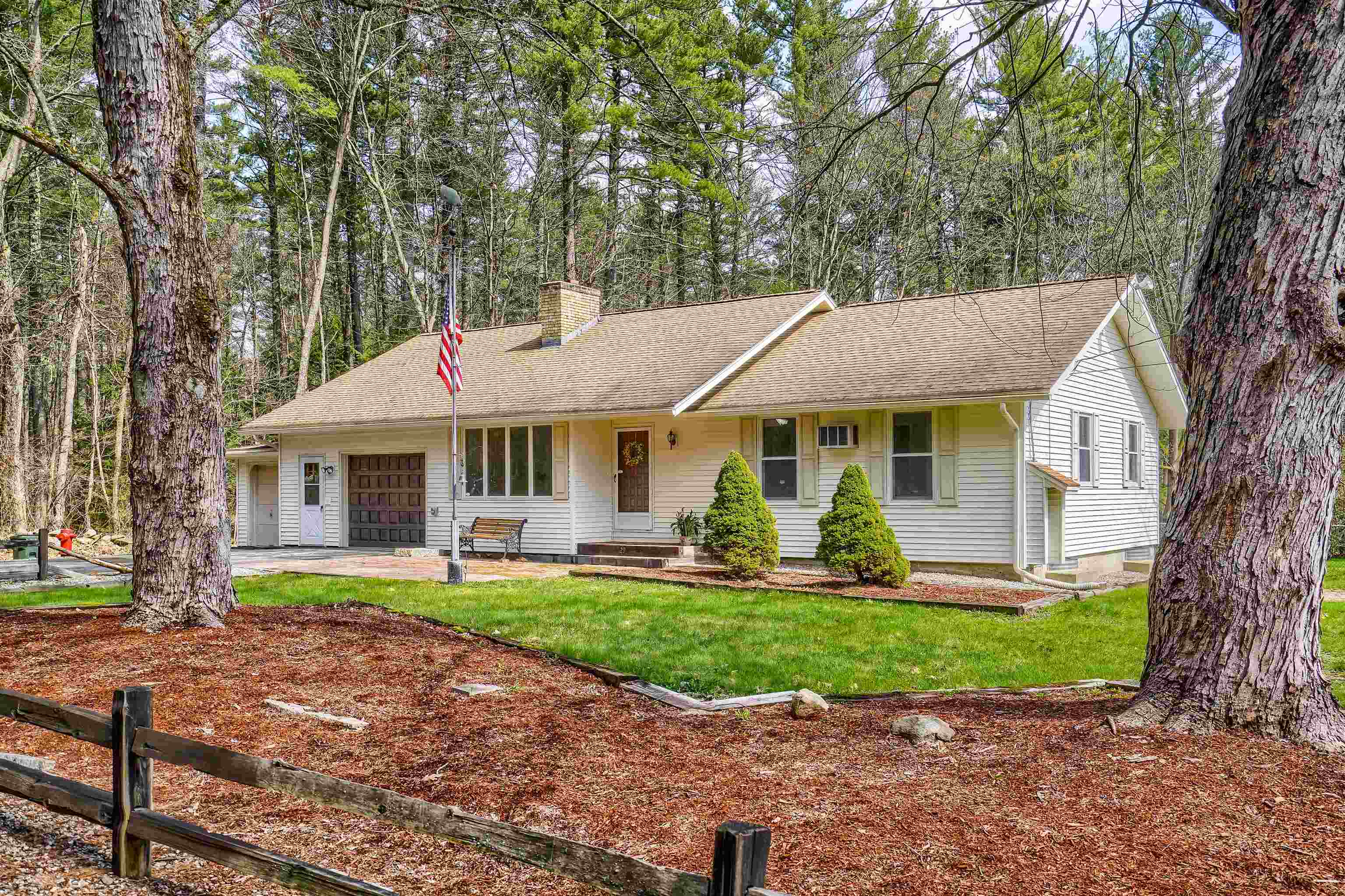 29 Mill Road, Londonderry, NH 03053