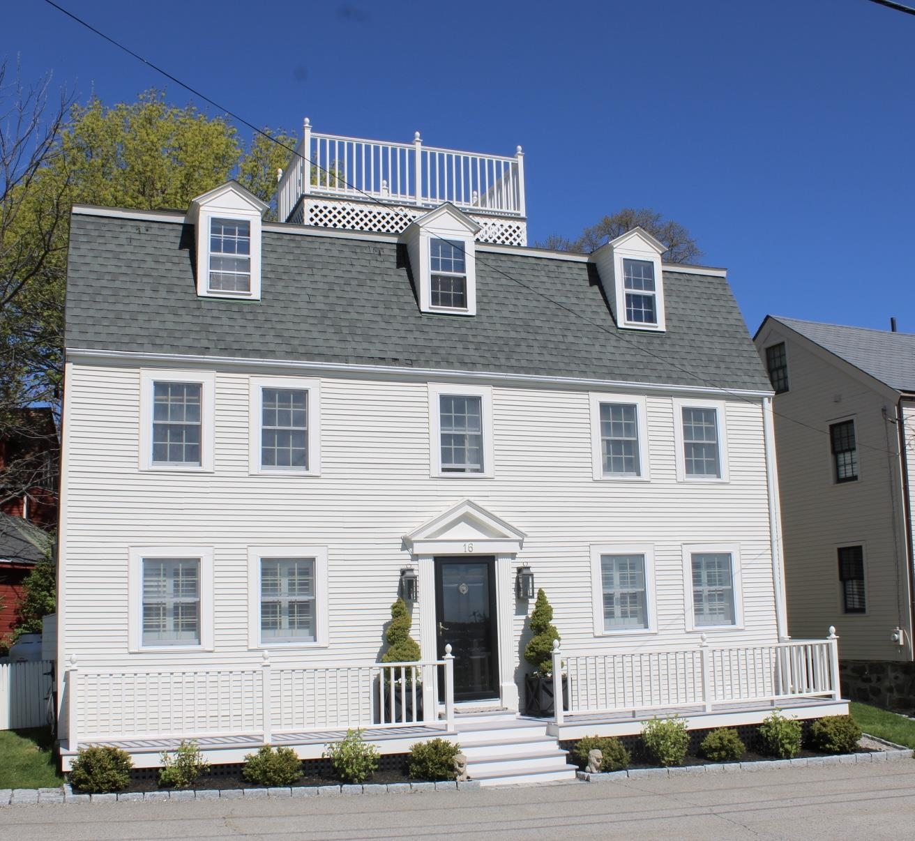 Photo of 16 Wentworth Road New Castle NH 03854