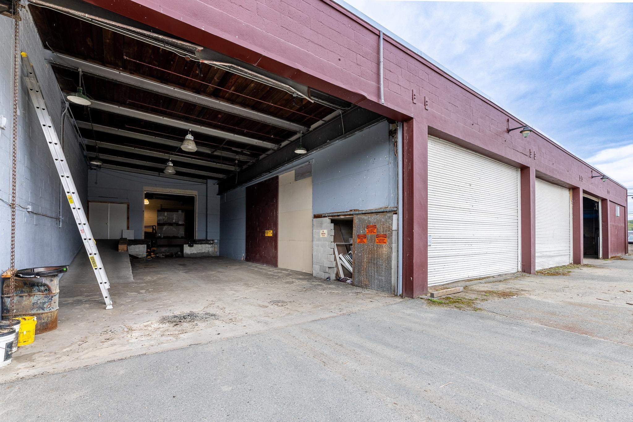 Enclosed loading dock