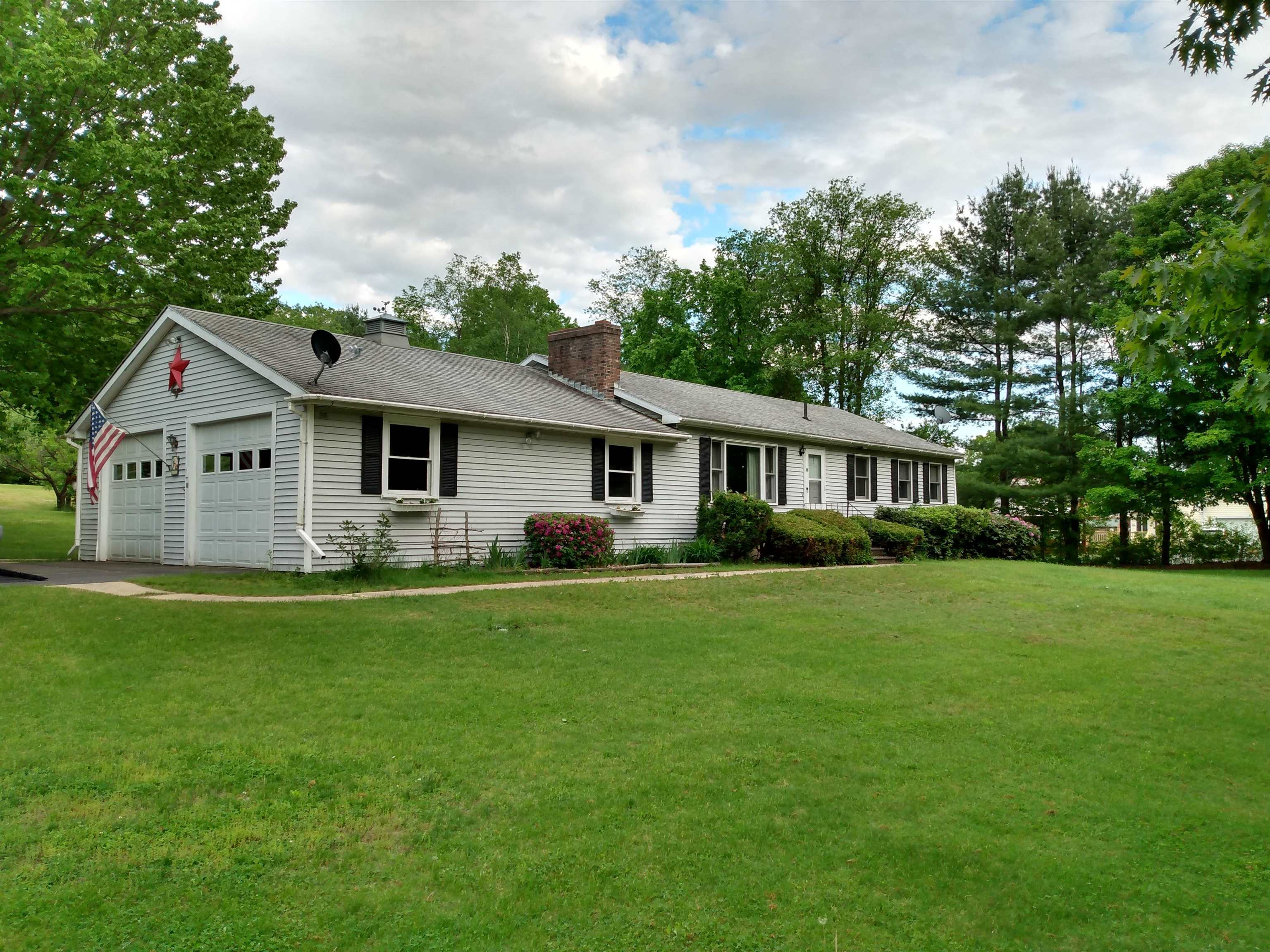 10 Stoneleigh Heights Chesterfield, NH Photo