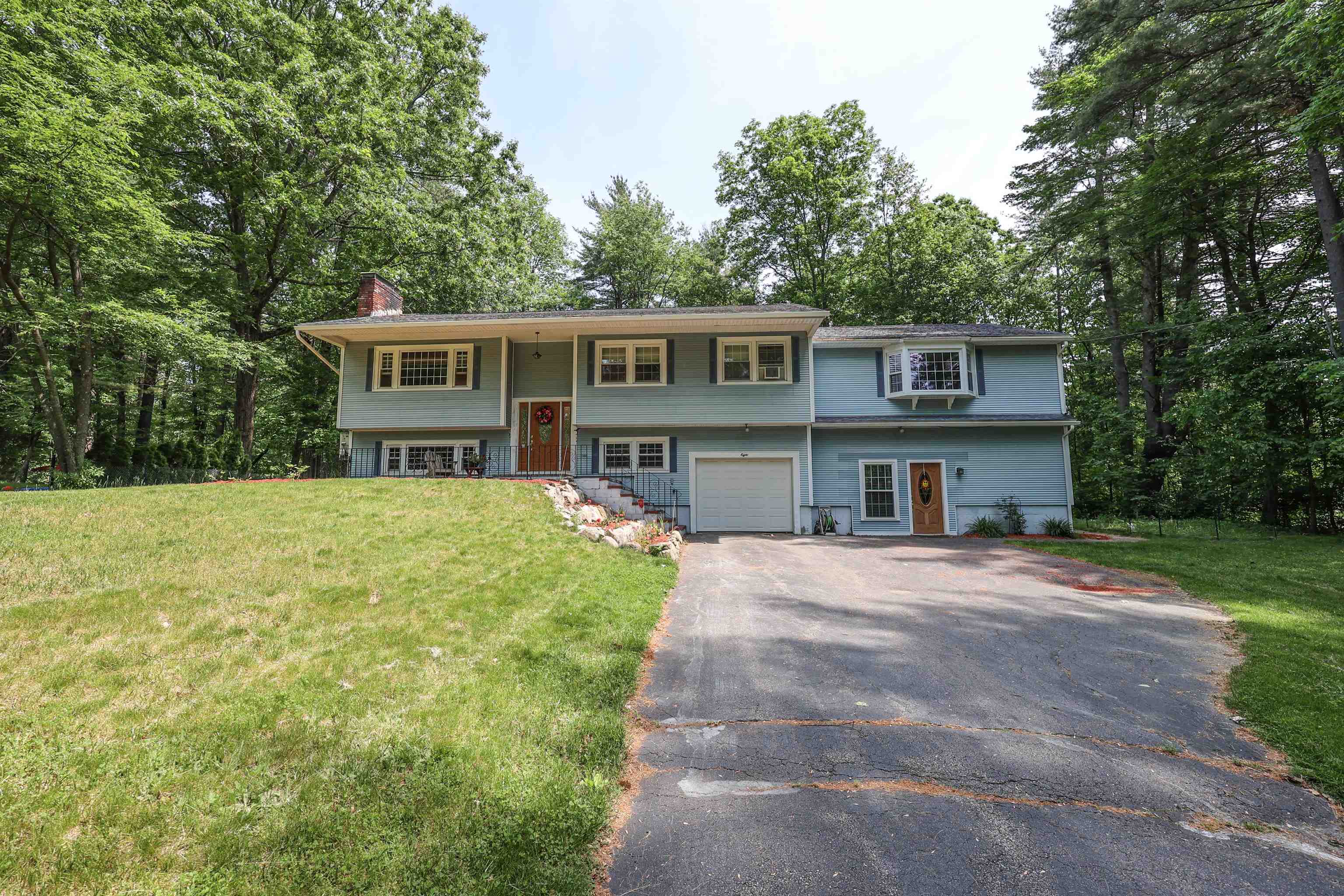 8 Brookview Drive Derry, NH Photo