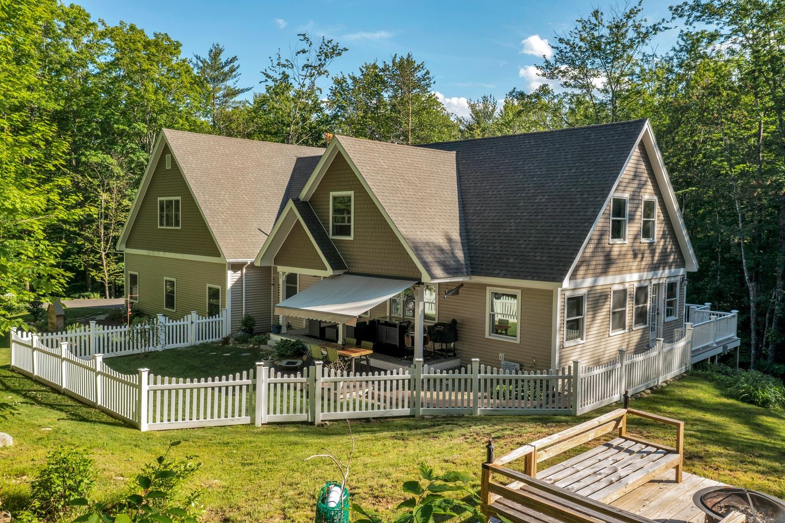 ALTON NH  NH waterfront Lake House for sale $$895,000 | $379 per sq.ft.