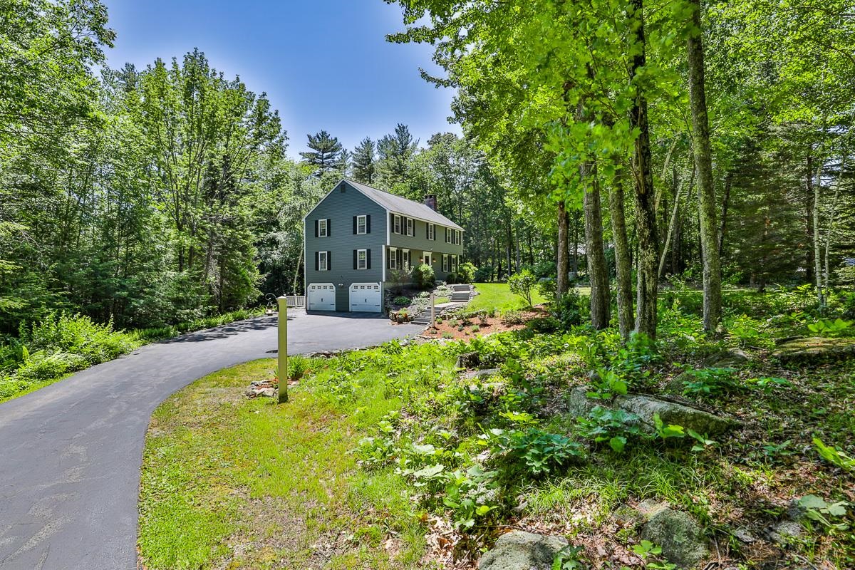 3 Winterberry Drive Amherst, NH Photo