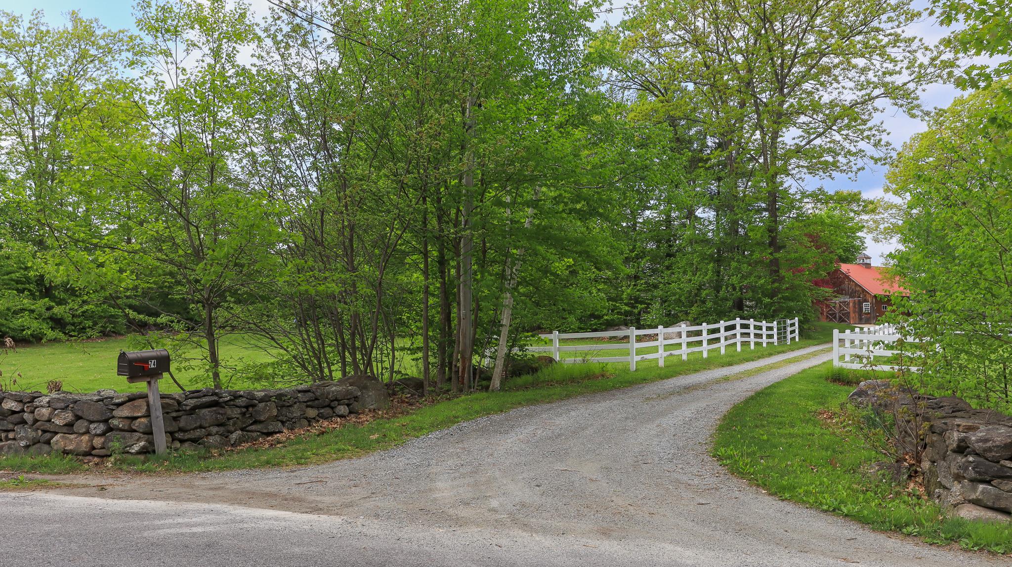 Long Drive for Privacey -Stone Walls and Vinyl Fencing
