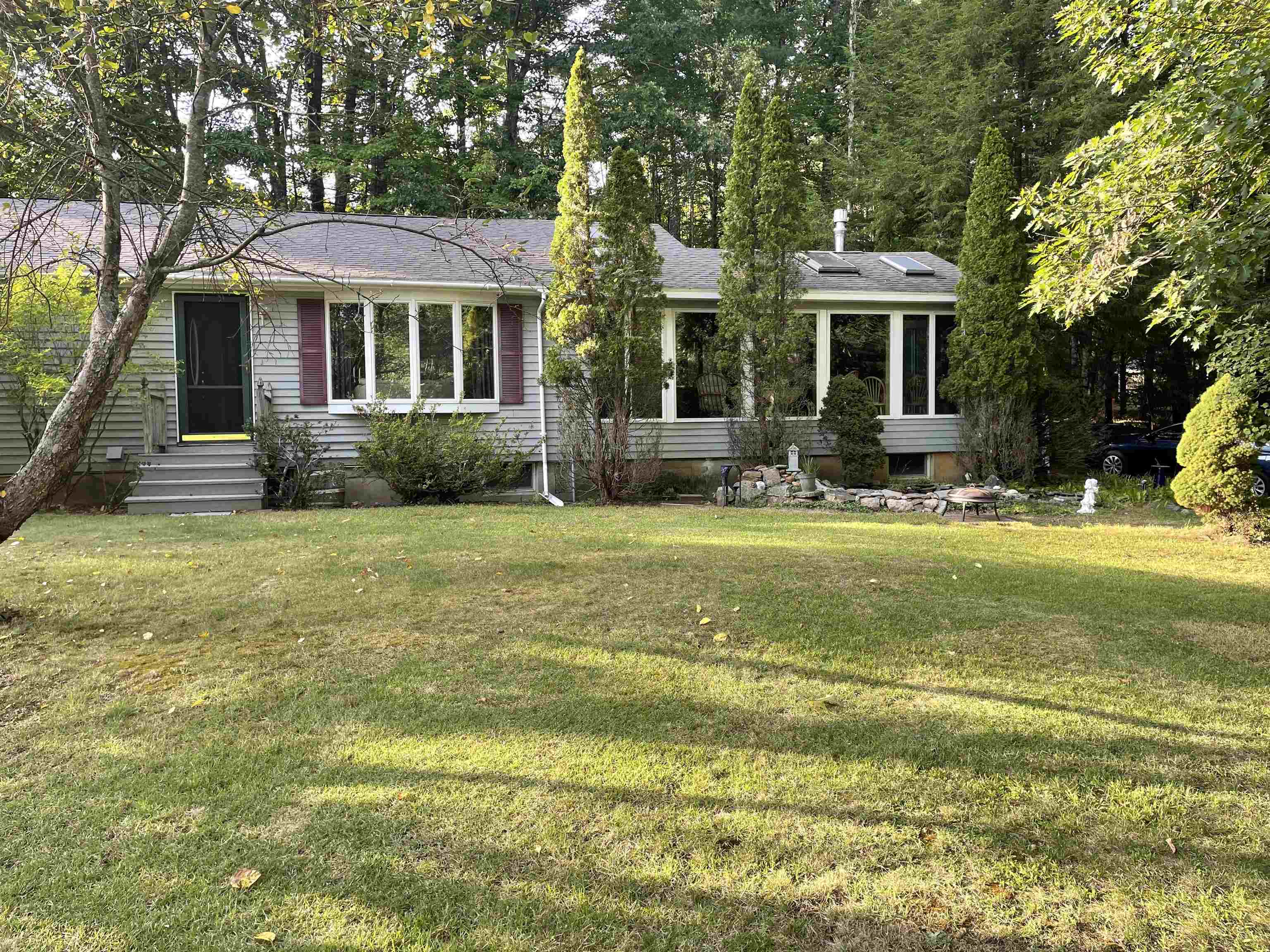 20 Ridgewood Drive, Rochester, NH 03839